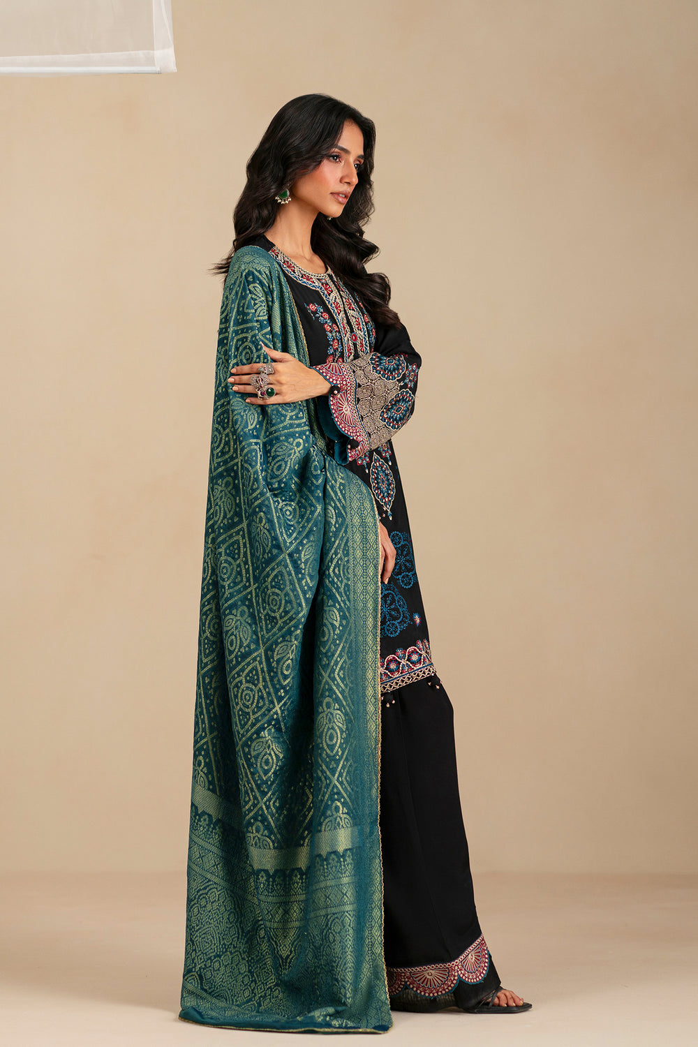 EMBROIDERED SUIT (E0792/203/902)