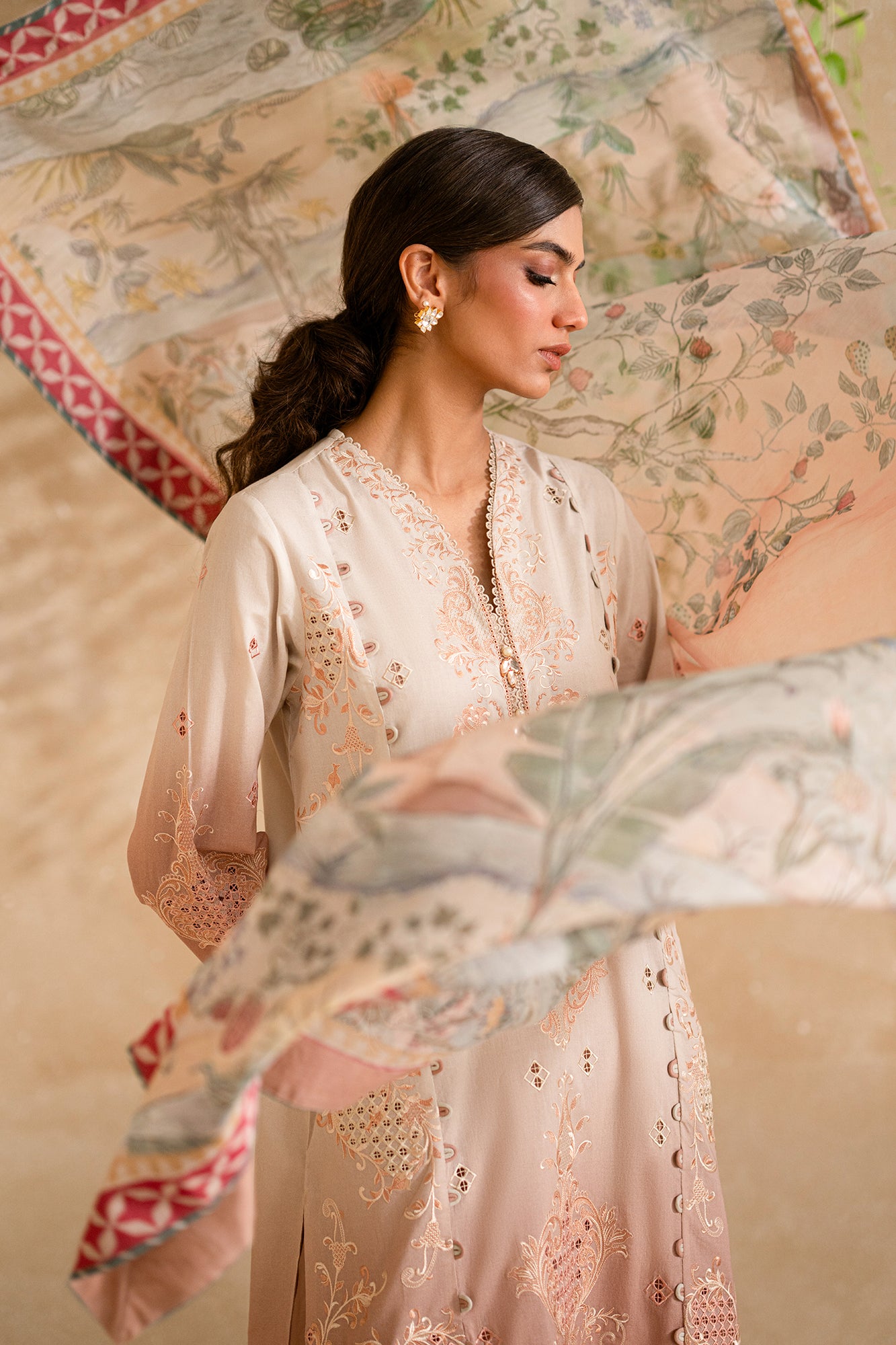EMBROIDERED LAWN SUIT (E0555/203/807)