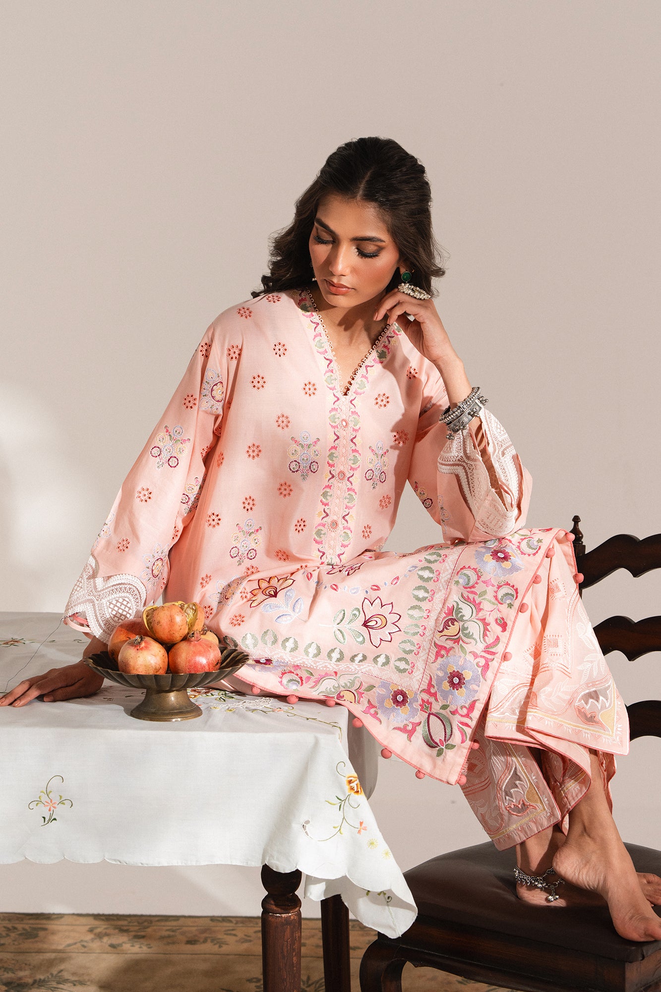 EMBROIDERED SUIT (E3319/103/315)