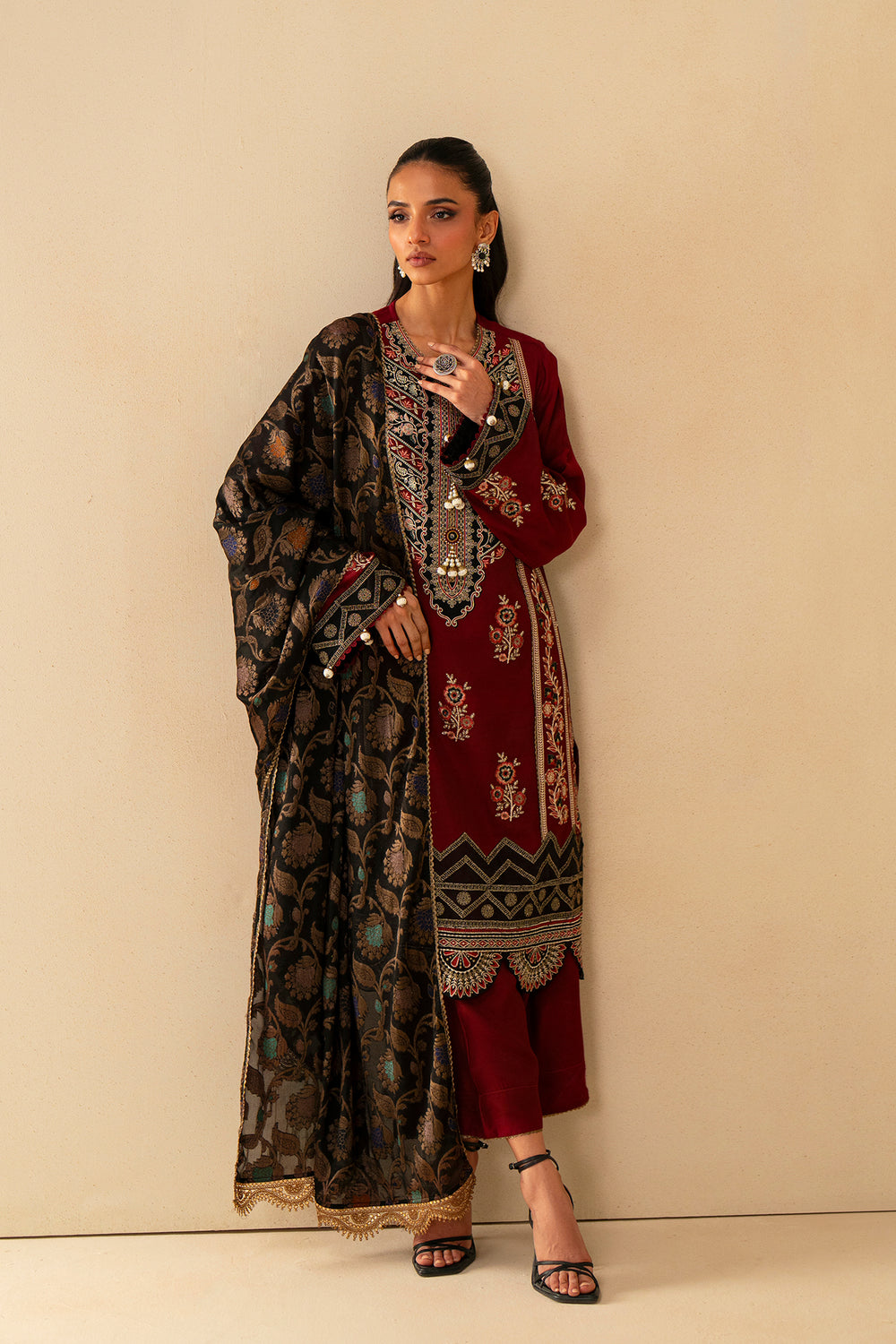 EMBROIDERED SUIT (E0793/203/305)