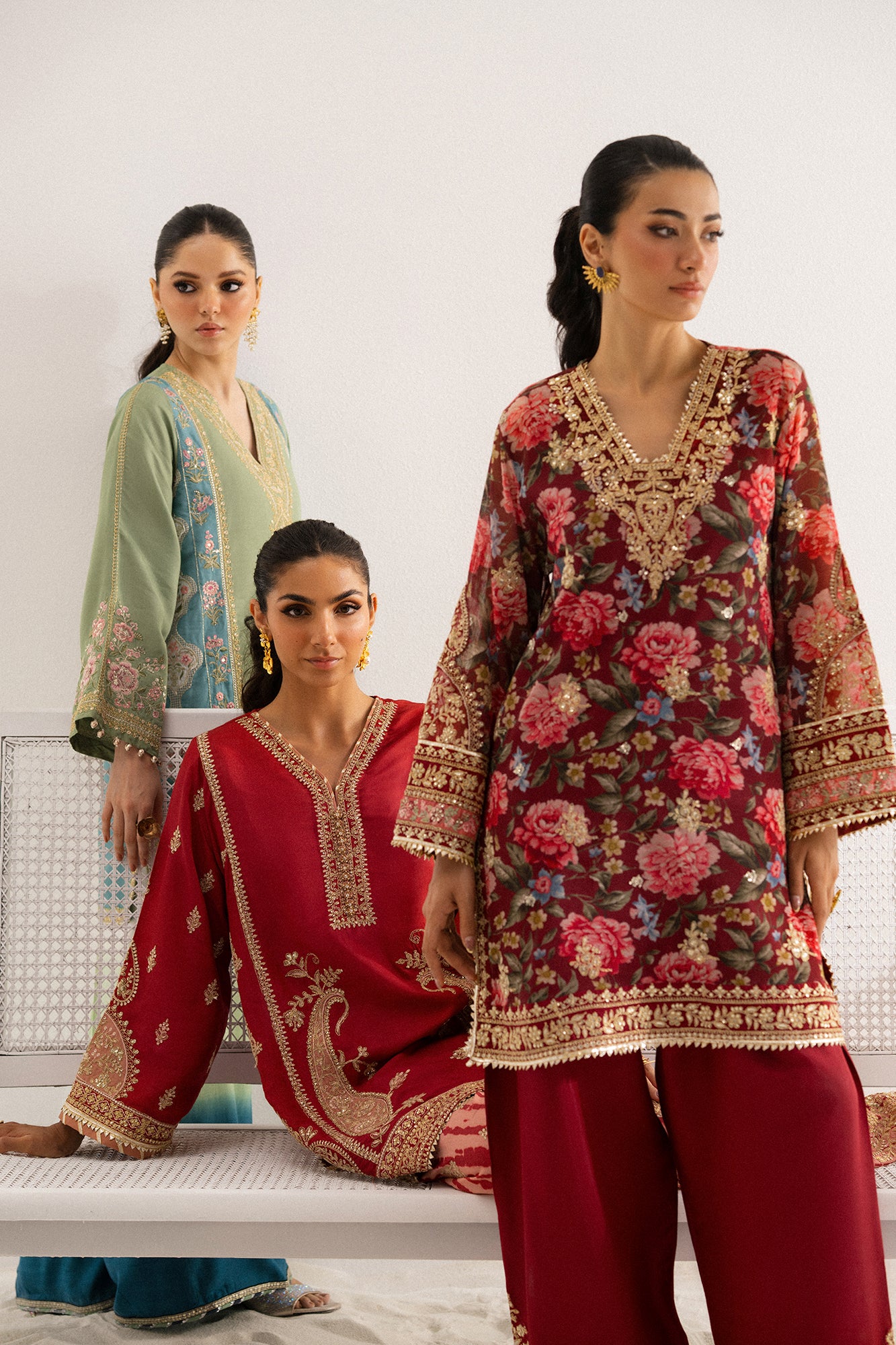 EMBROIDERED SUIT (E0815/104/416)