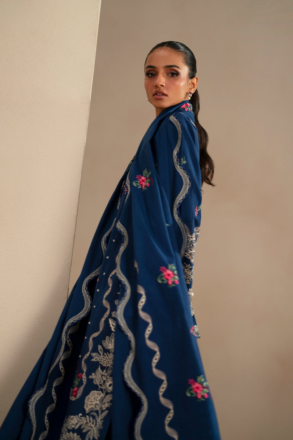 EMBROIDERED SUIT (E0785/203/622)