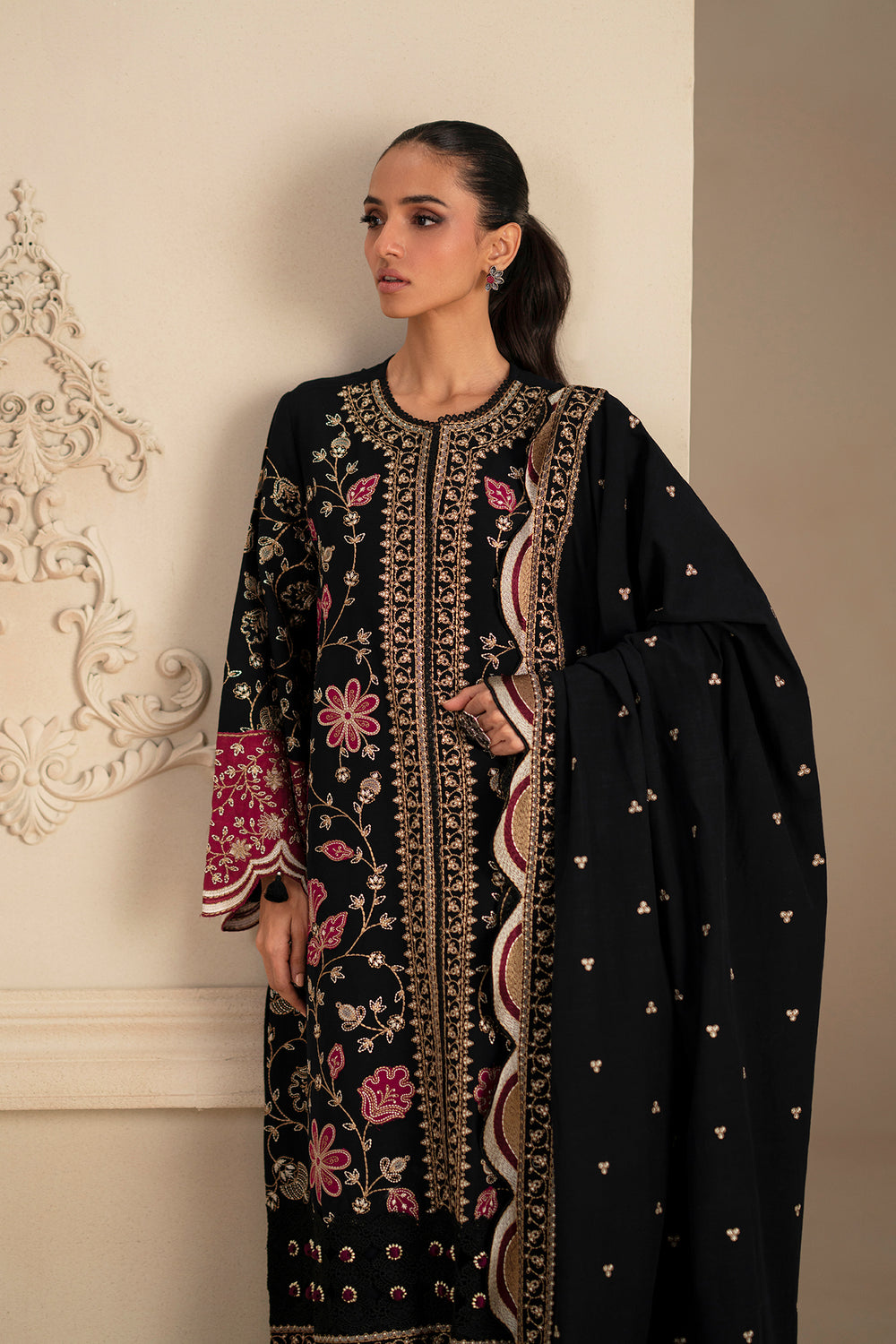EMBROIDERED SUIT (E0784/203/902)