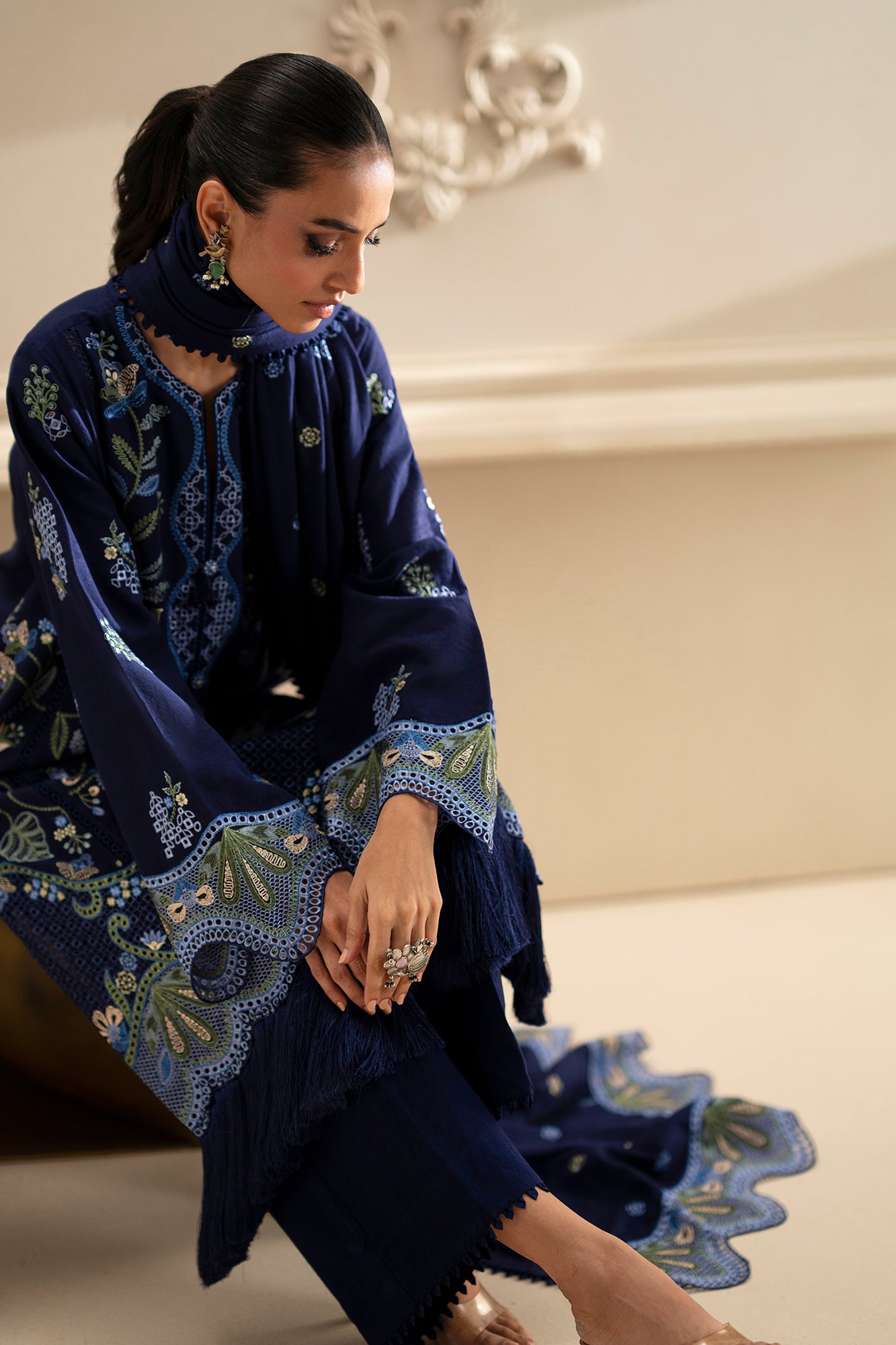 EMBROIDERED SUIT (E0789/203/620)