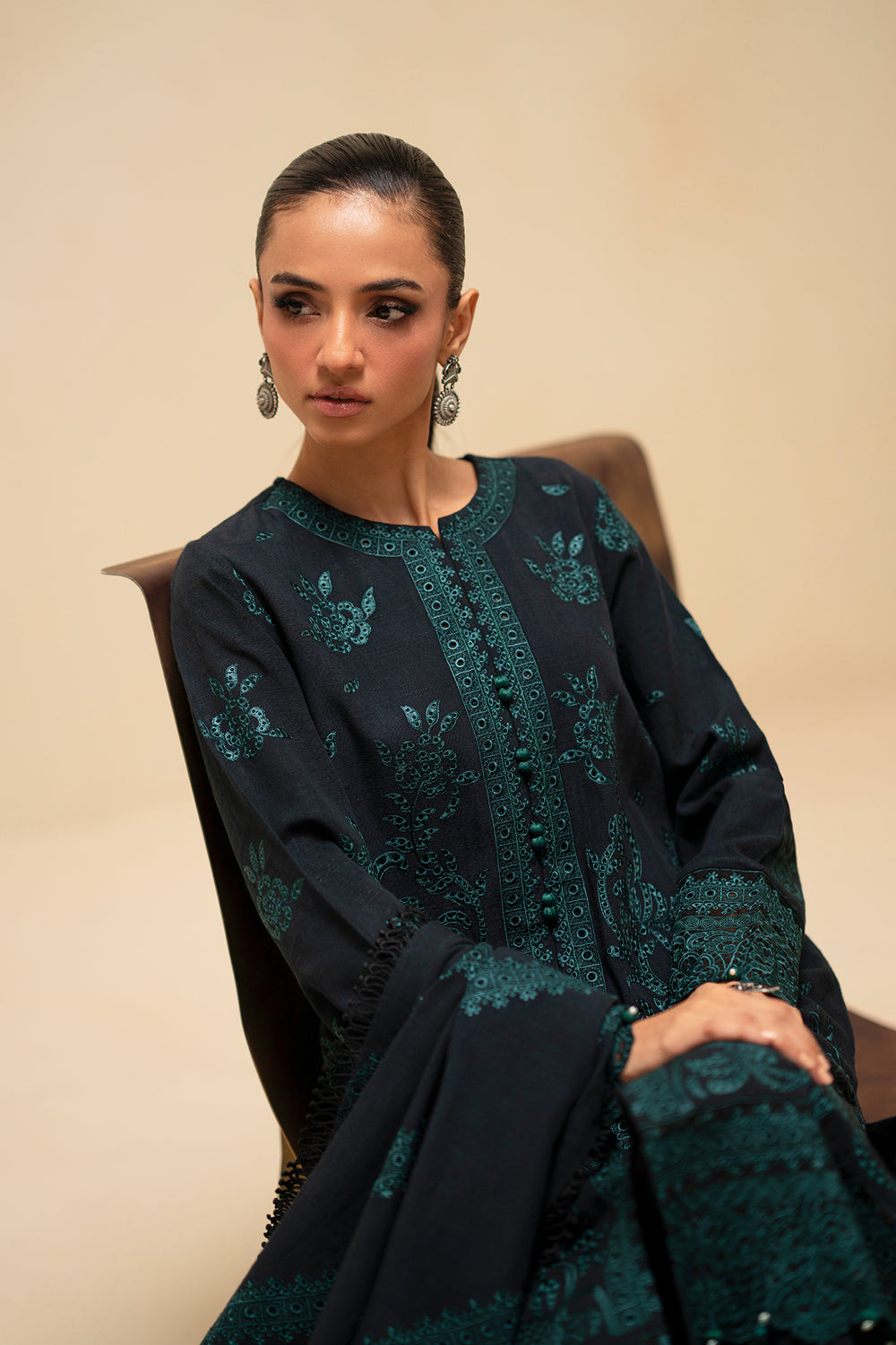 EMBROIDERED SUIT (E0790/203/902)