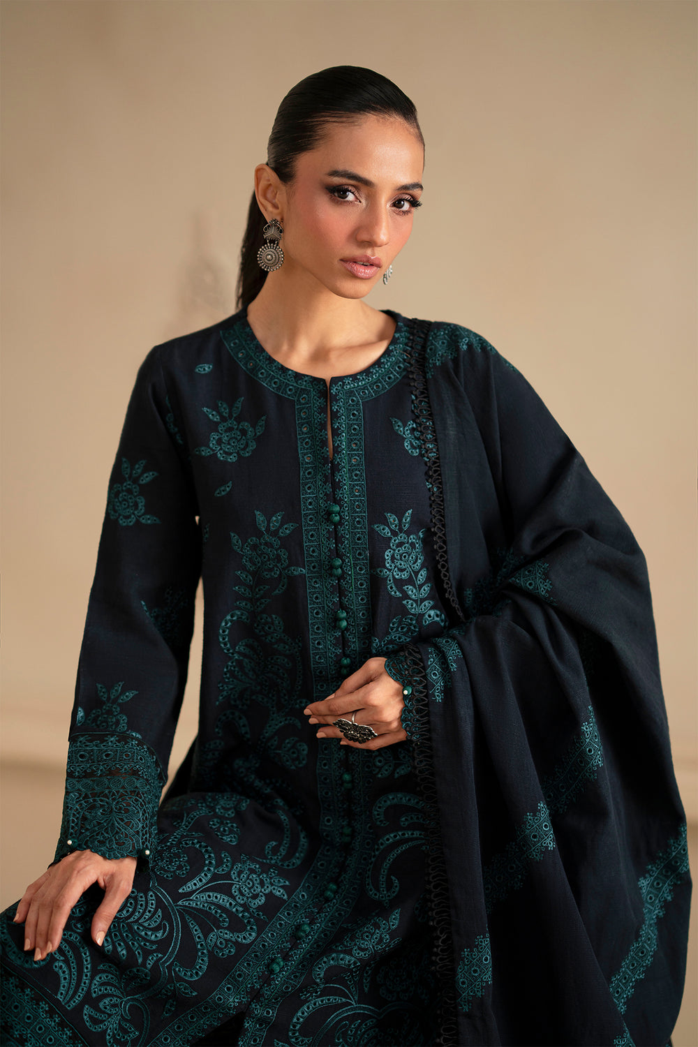 EMBROIDERED SUIT (E0790/203/902)