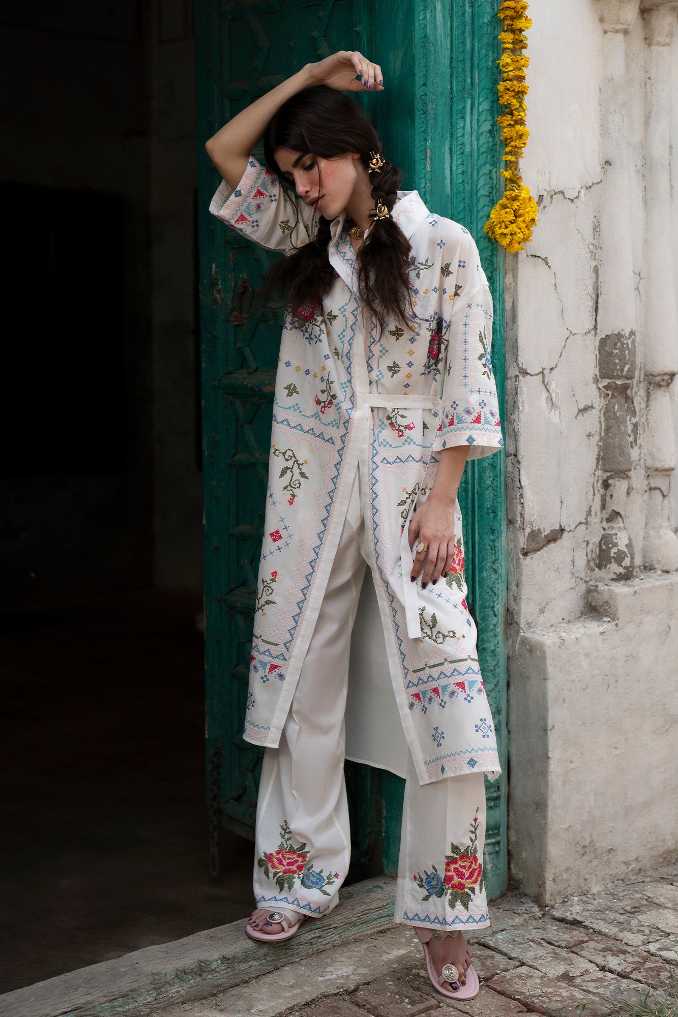 EMBROIDERED SUIT (S1E0461/119/001)