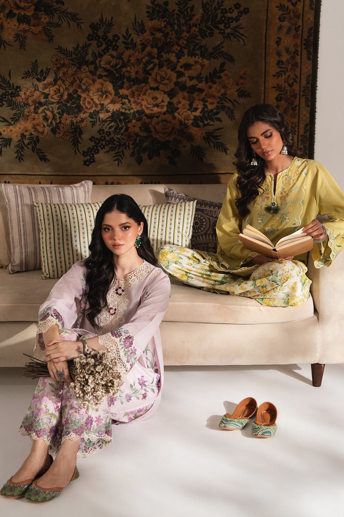 EMBROIDERED SUIT (E3332/103/514)