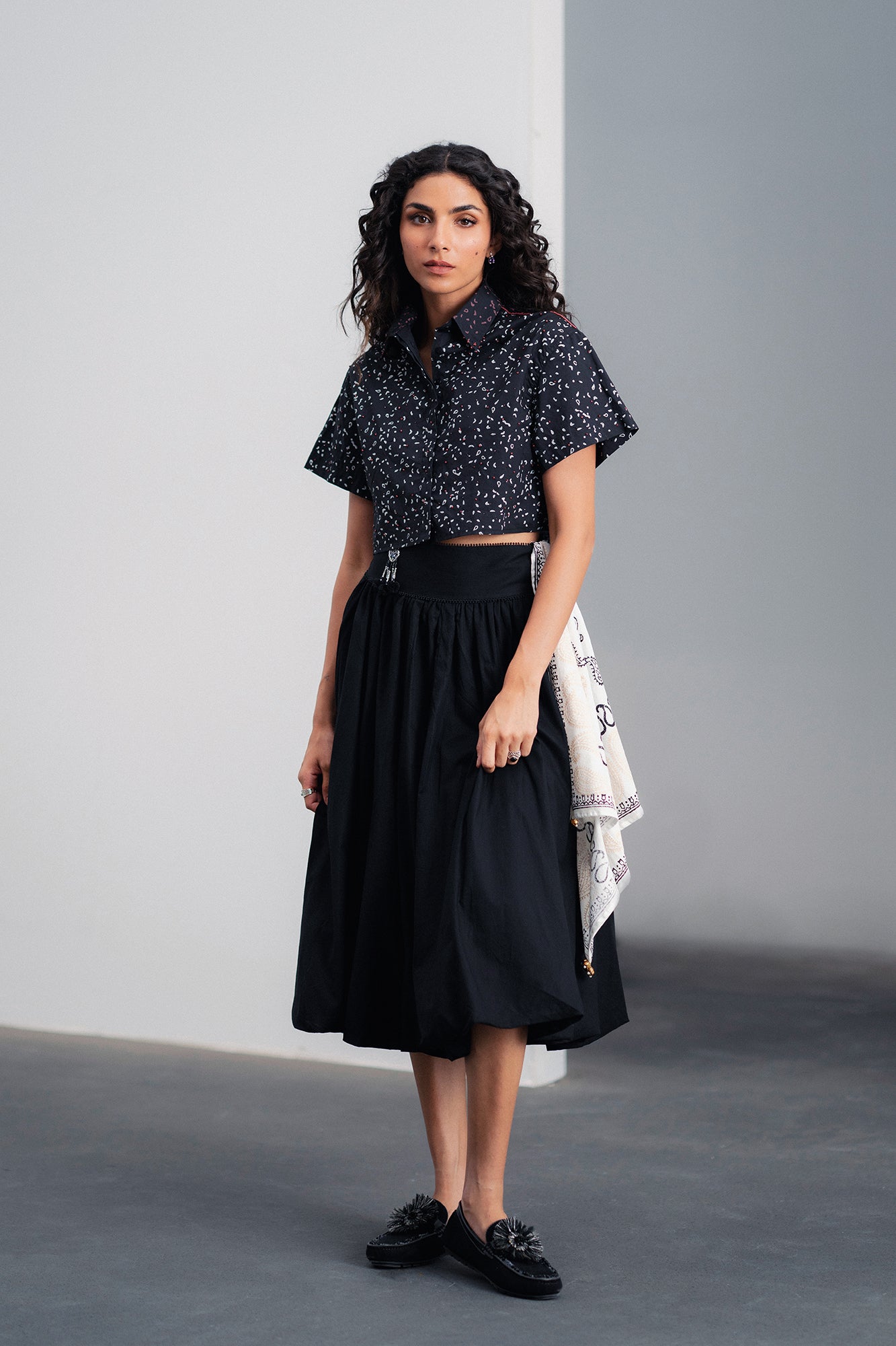 CROPPED BUTTON DOWN SHIRT (E0024/120/902)