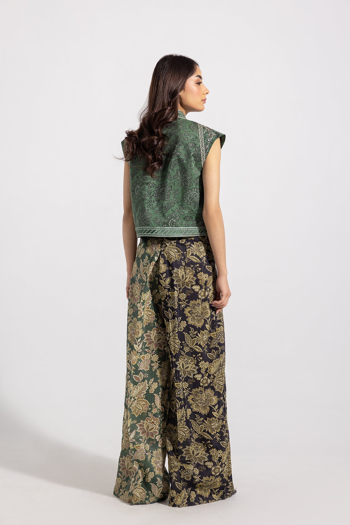 EMBROIDERED WAISTCOAT (E0037/119/703)