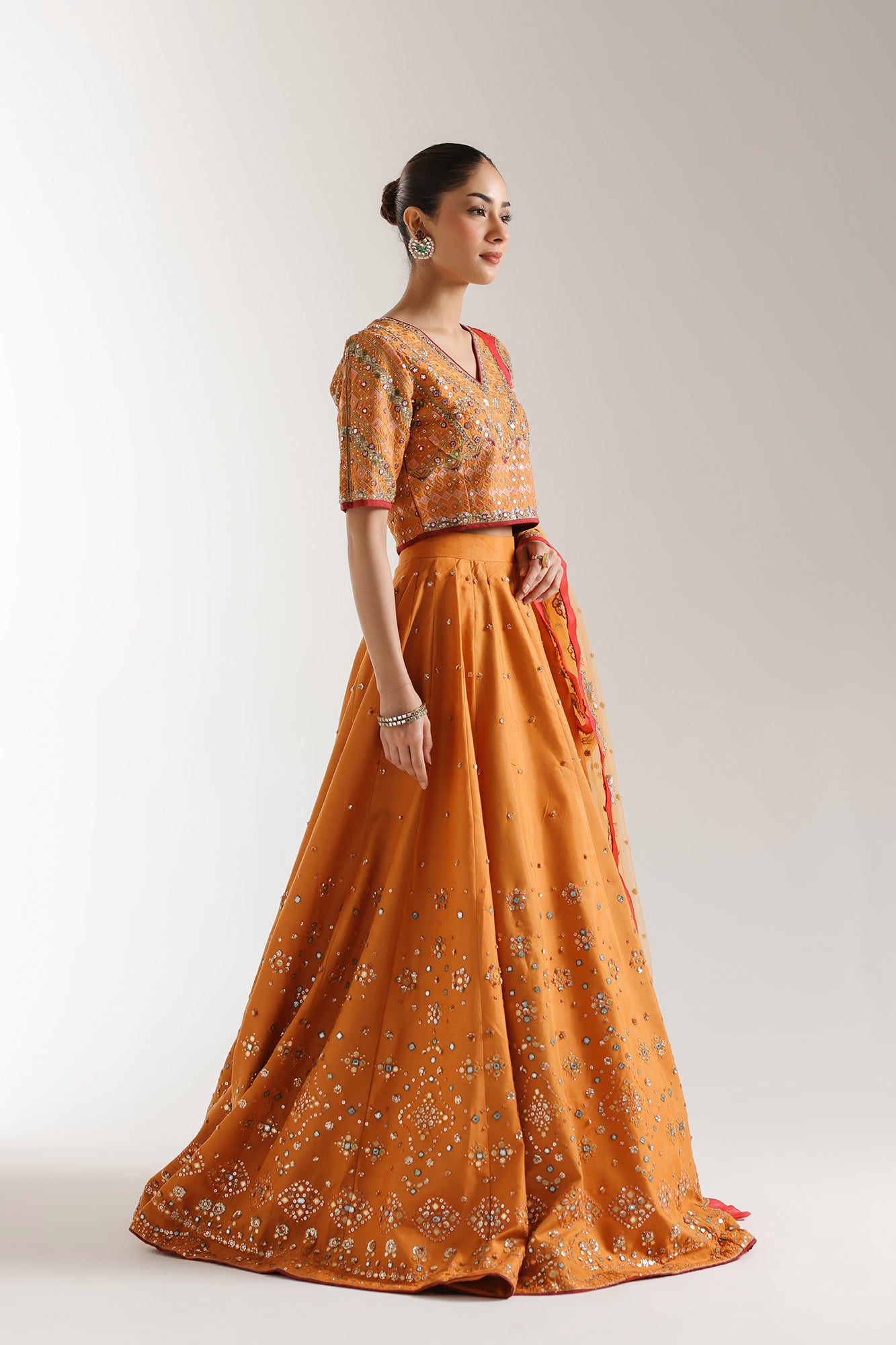 EMBROIDERED SUIT (E0043/115/220)