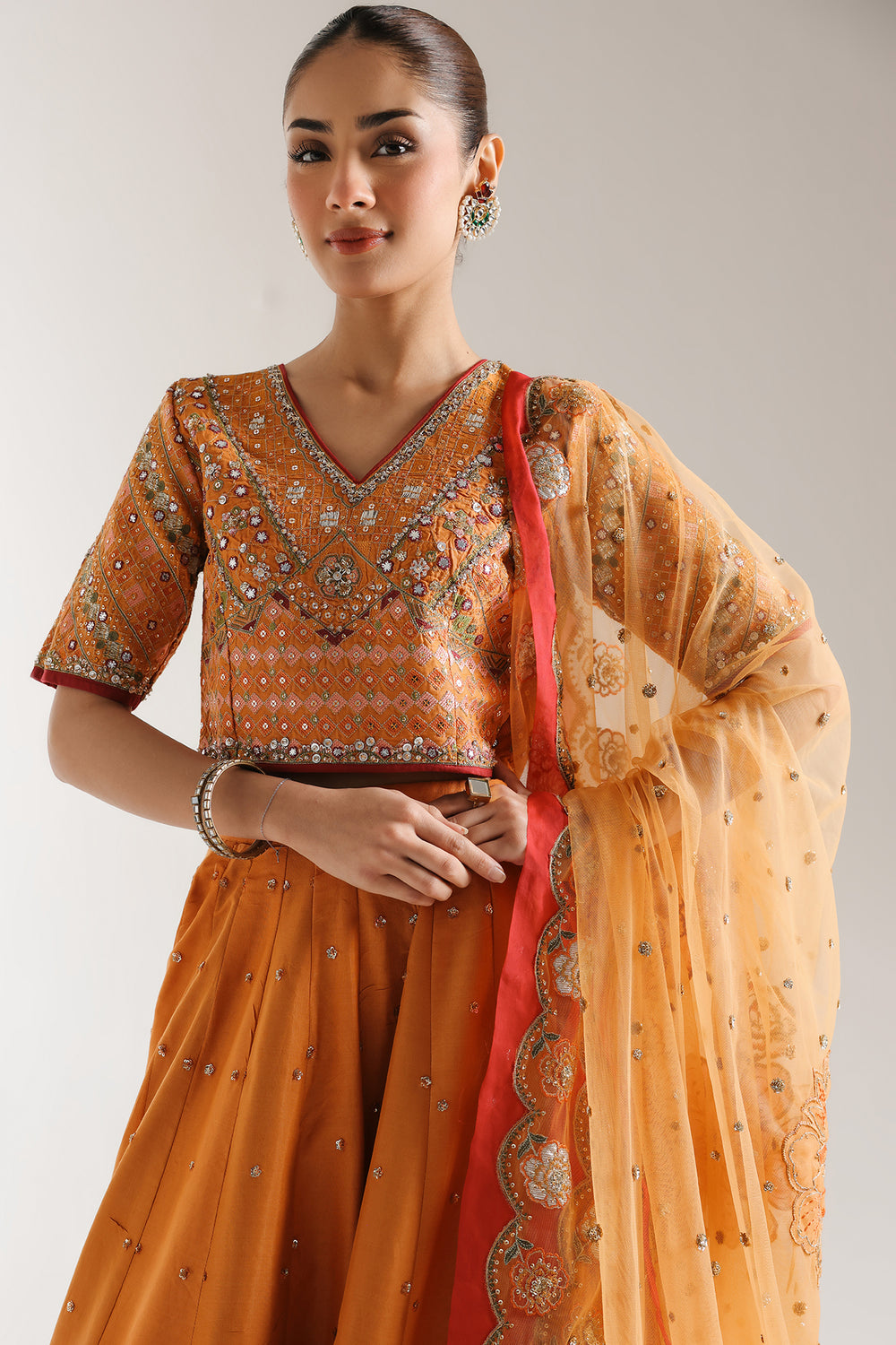 EMBROIDERED SUIT (E0043/115/220)