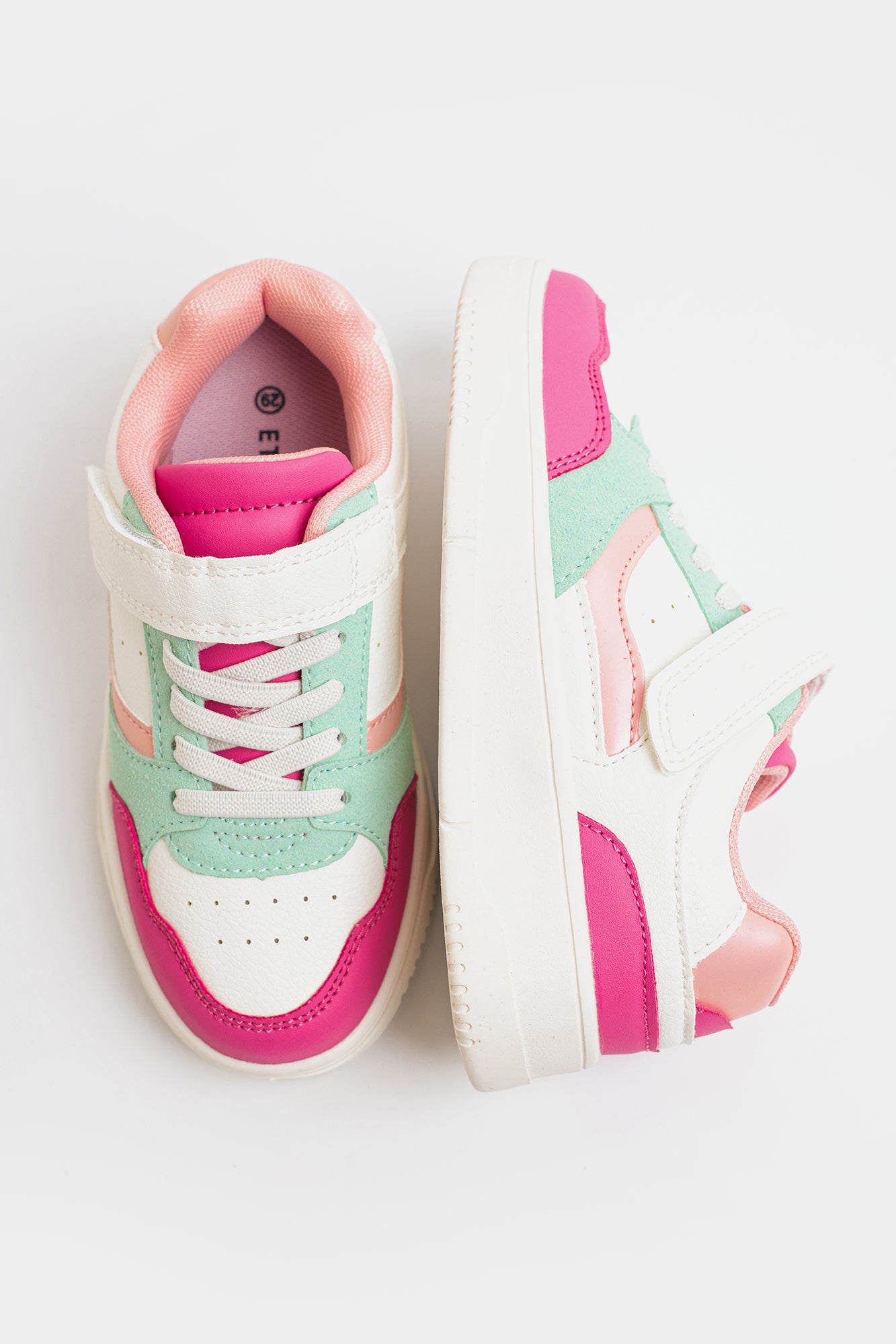 SNEAKERS (E0075/309/401)