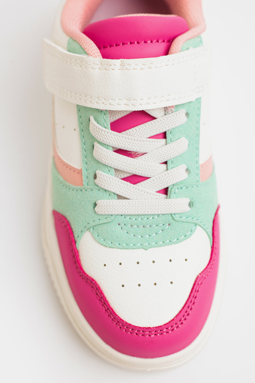 SNEAKERS (E0075/309/401)