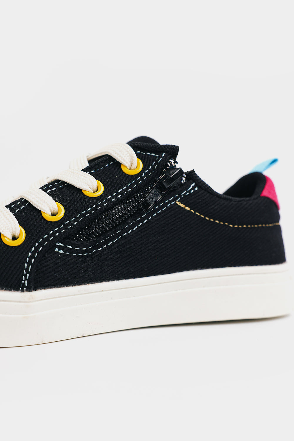 SNEAKERS (E0085/409/901)