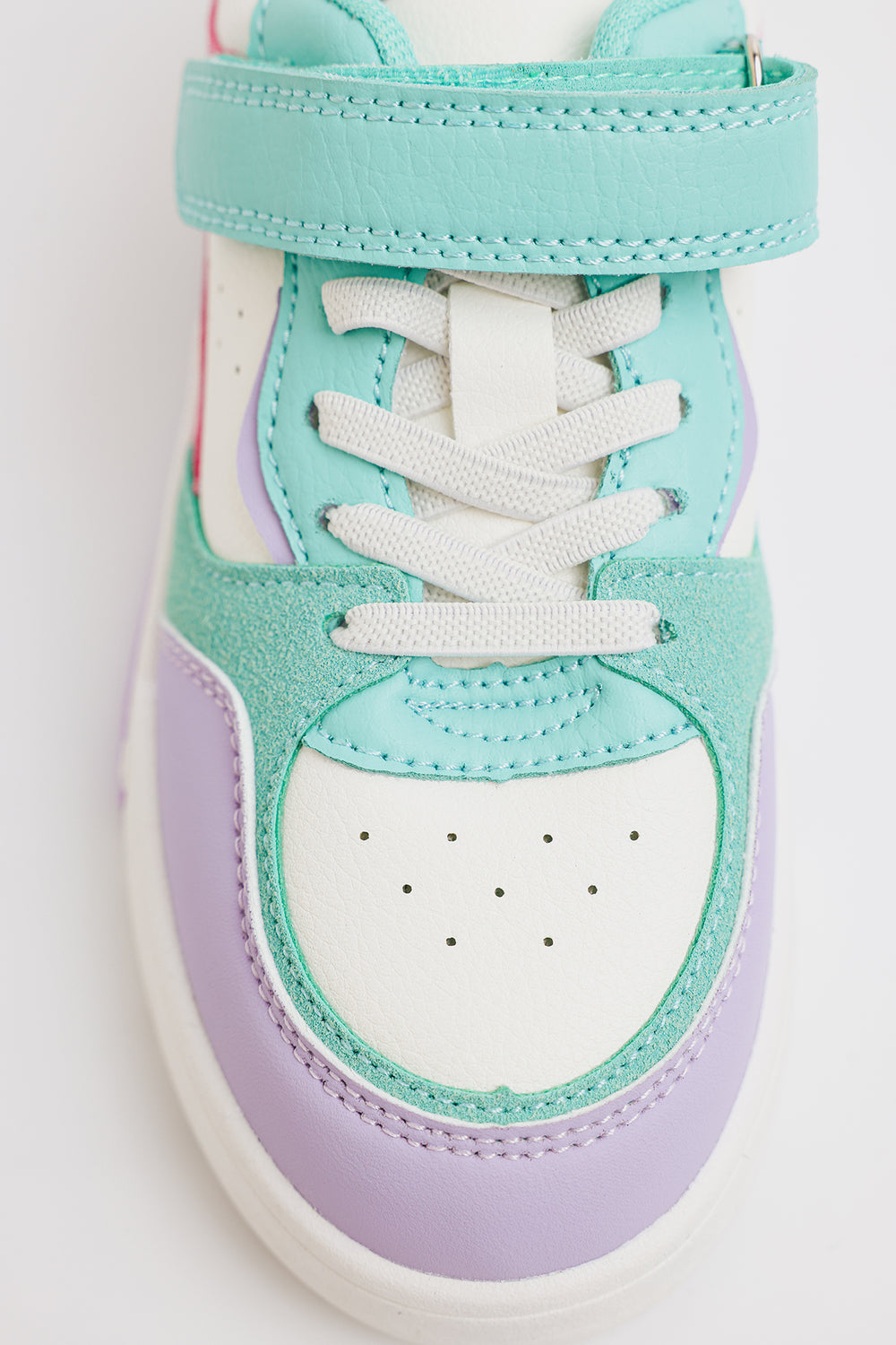 SNEAKERS (E0086/409/511)