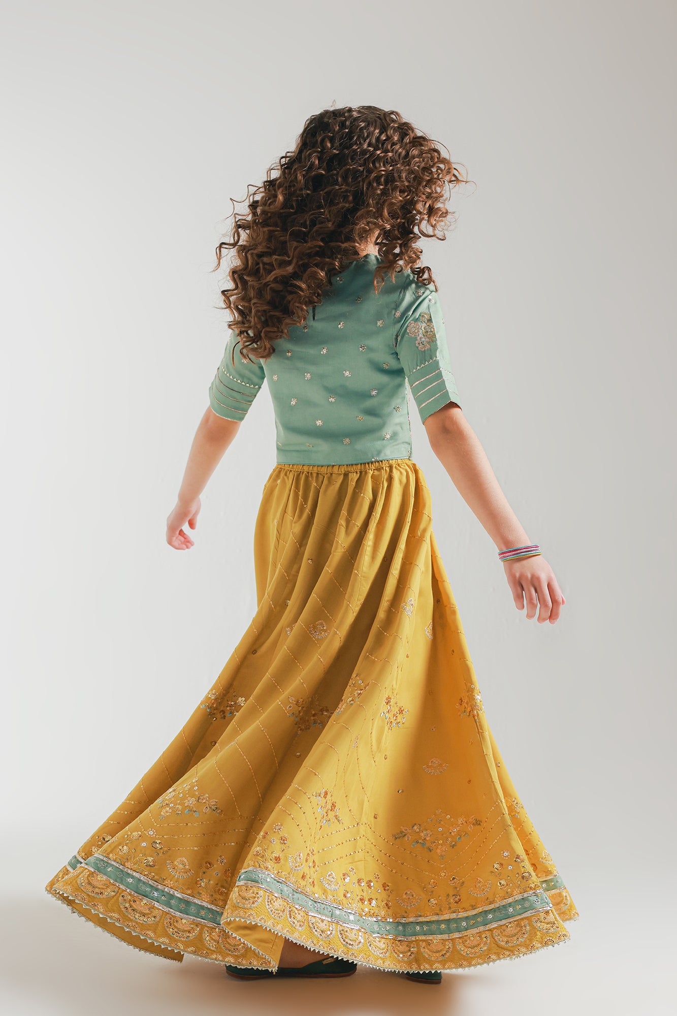 EMBROIDERED SUIT (E0100/415/718)
