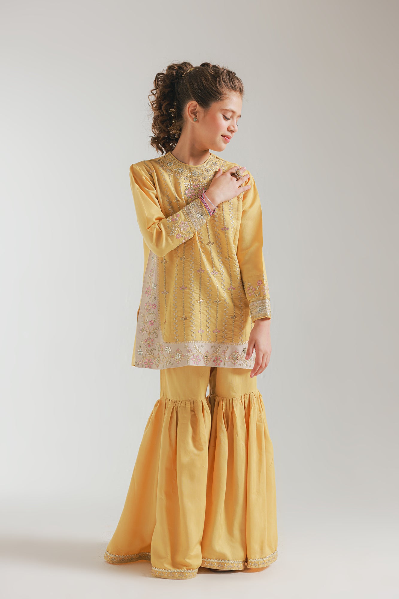 EMBROIDERED SUIT (E0202/415/114 E0202/315/114)