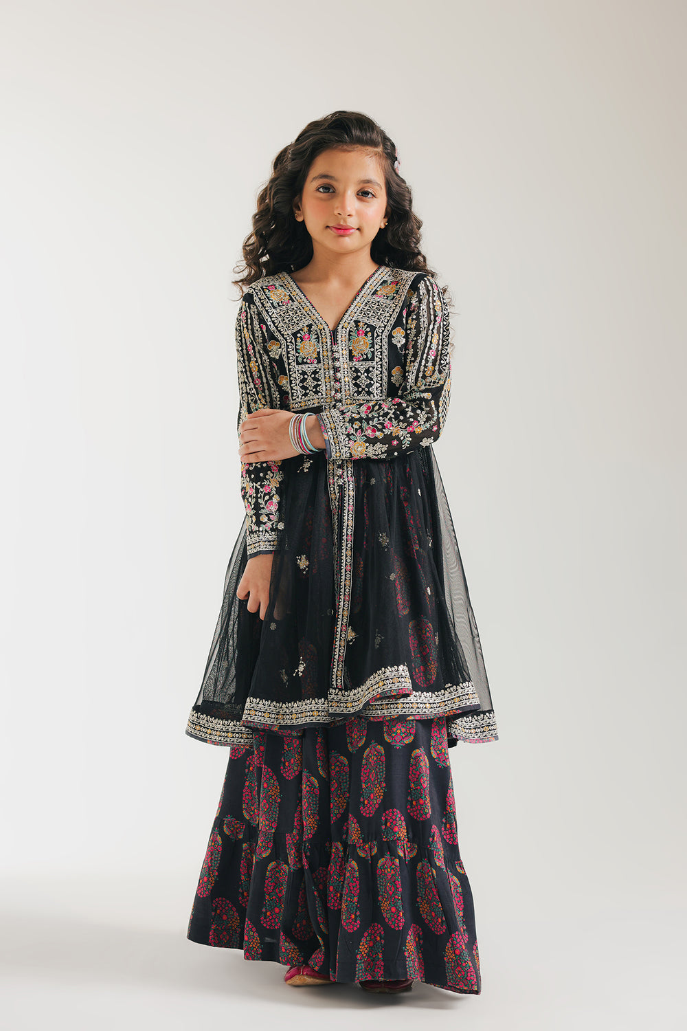 EMBROIDERED SUIT (E0209/415/902 E0209/315/902)