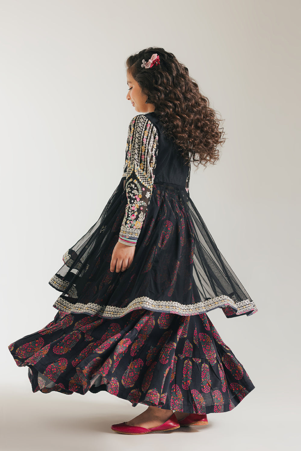 EMBROIDERED SUIT (E0209/415/902 E0209/315/902)