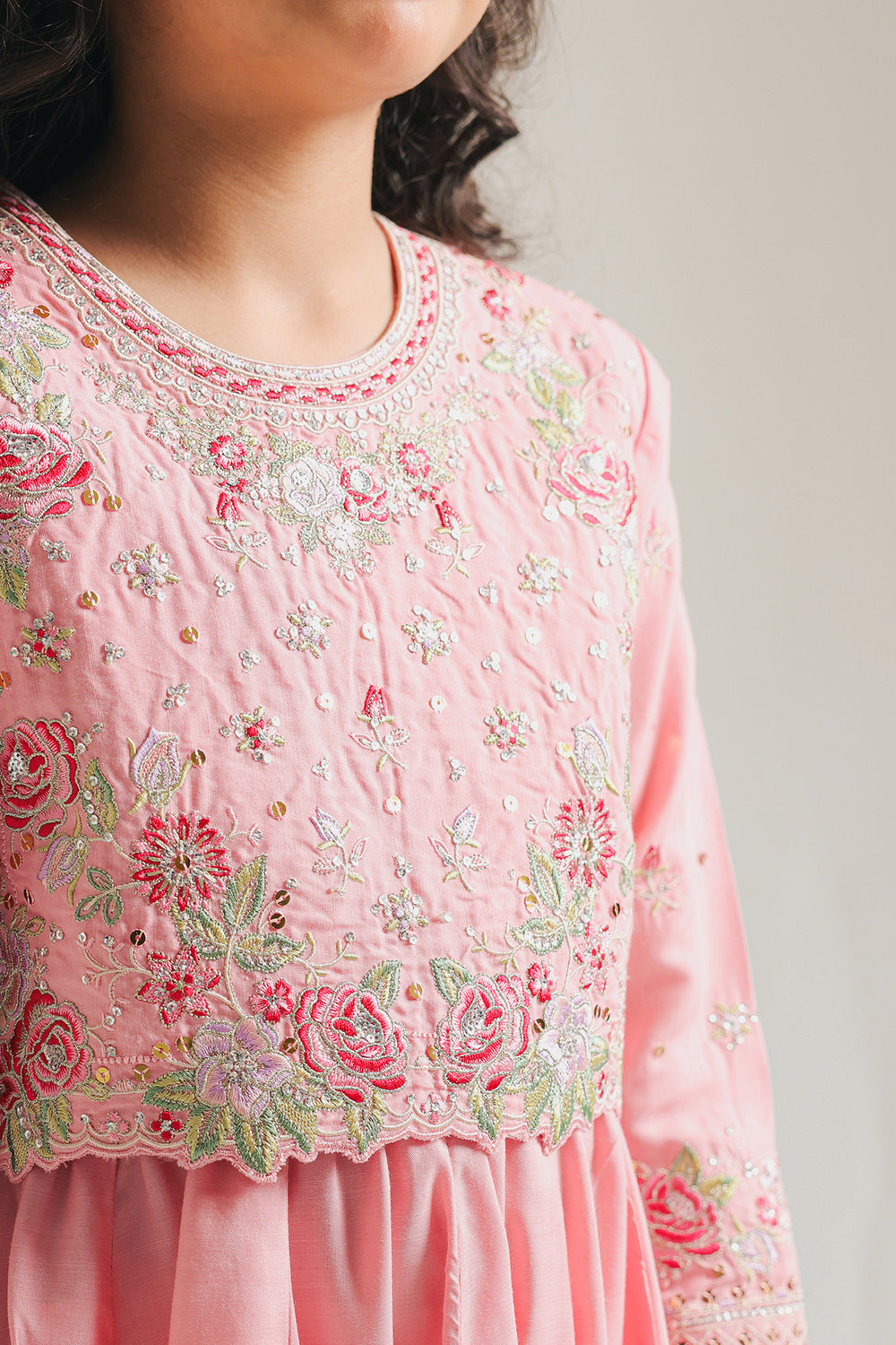 EMBROIDERED SUIT (E0218/415/425 E0218/315/425)