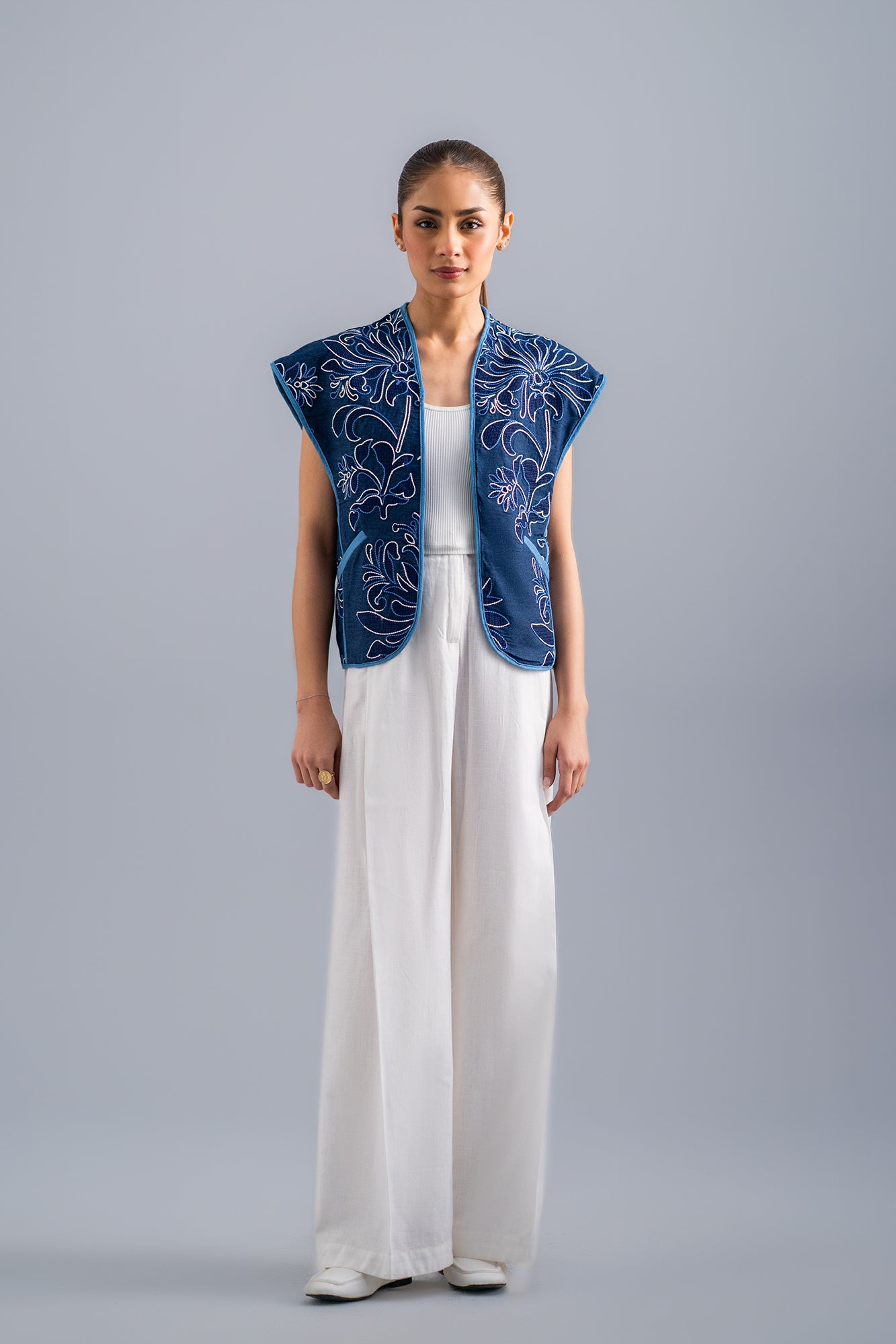 EMBROIDERED WAISTCOAT (E0429/101/618)