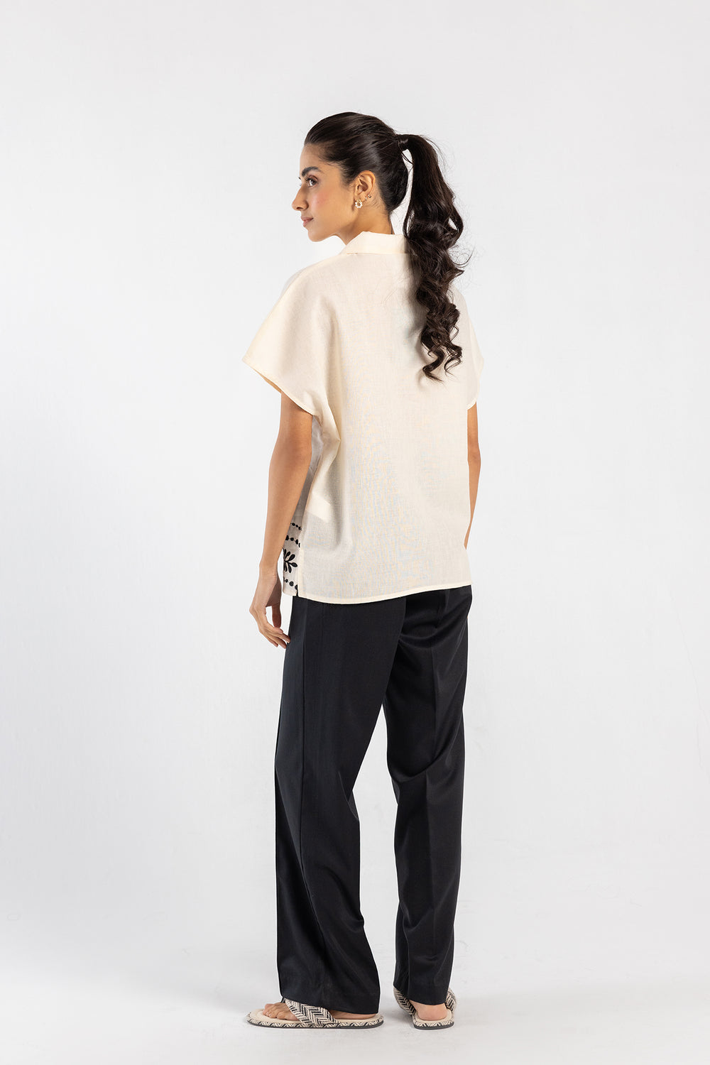 EMBROIDERED TOP (E0434/101/002)