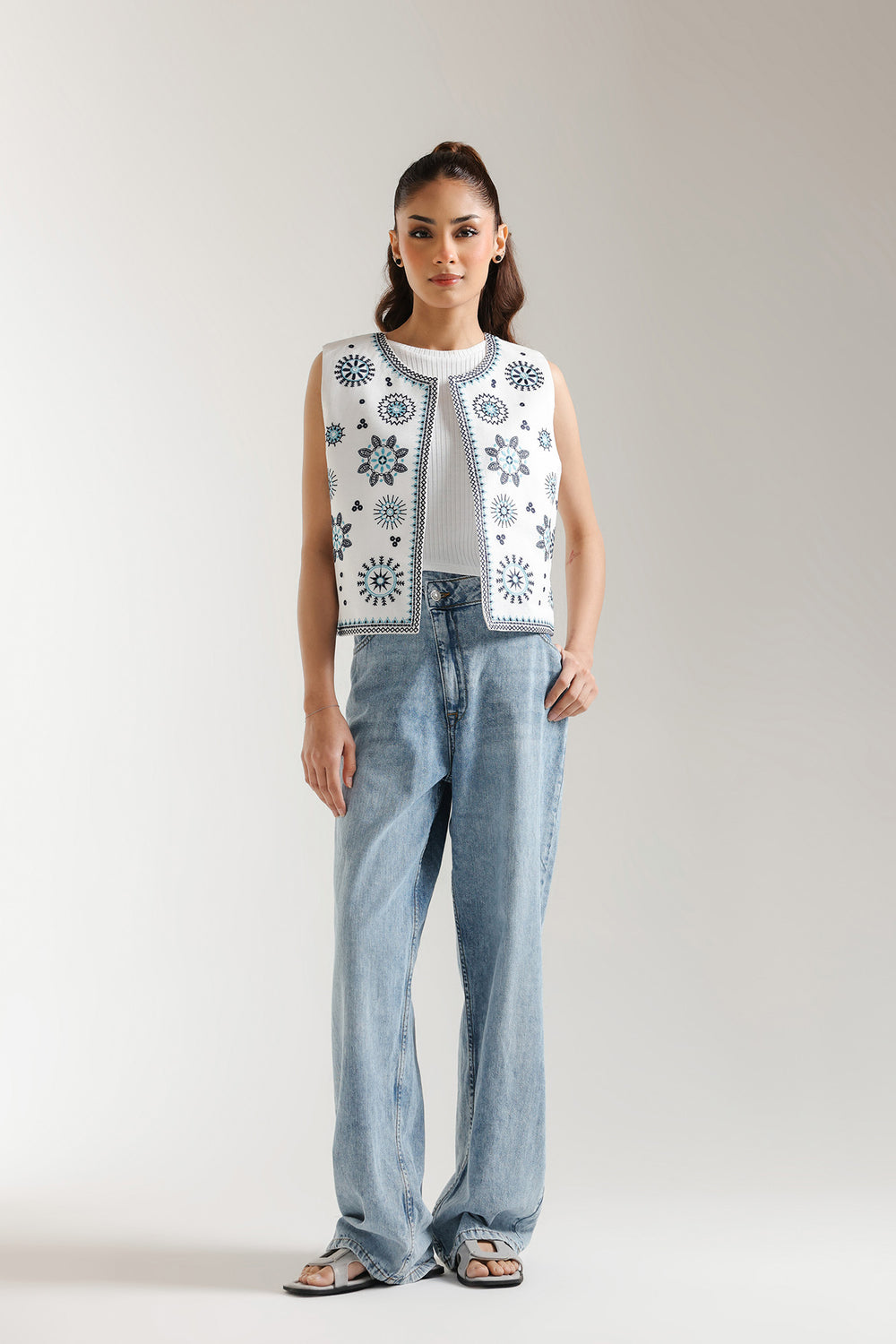 EMBROIDERED WAISTCOAT (E0507/101/004)