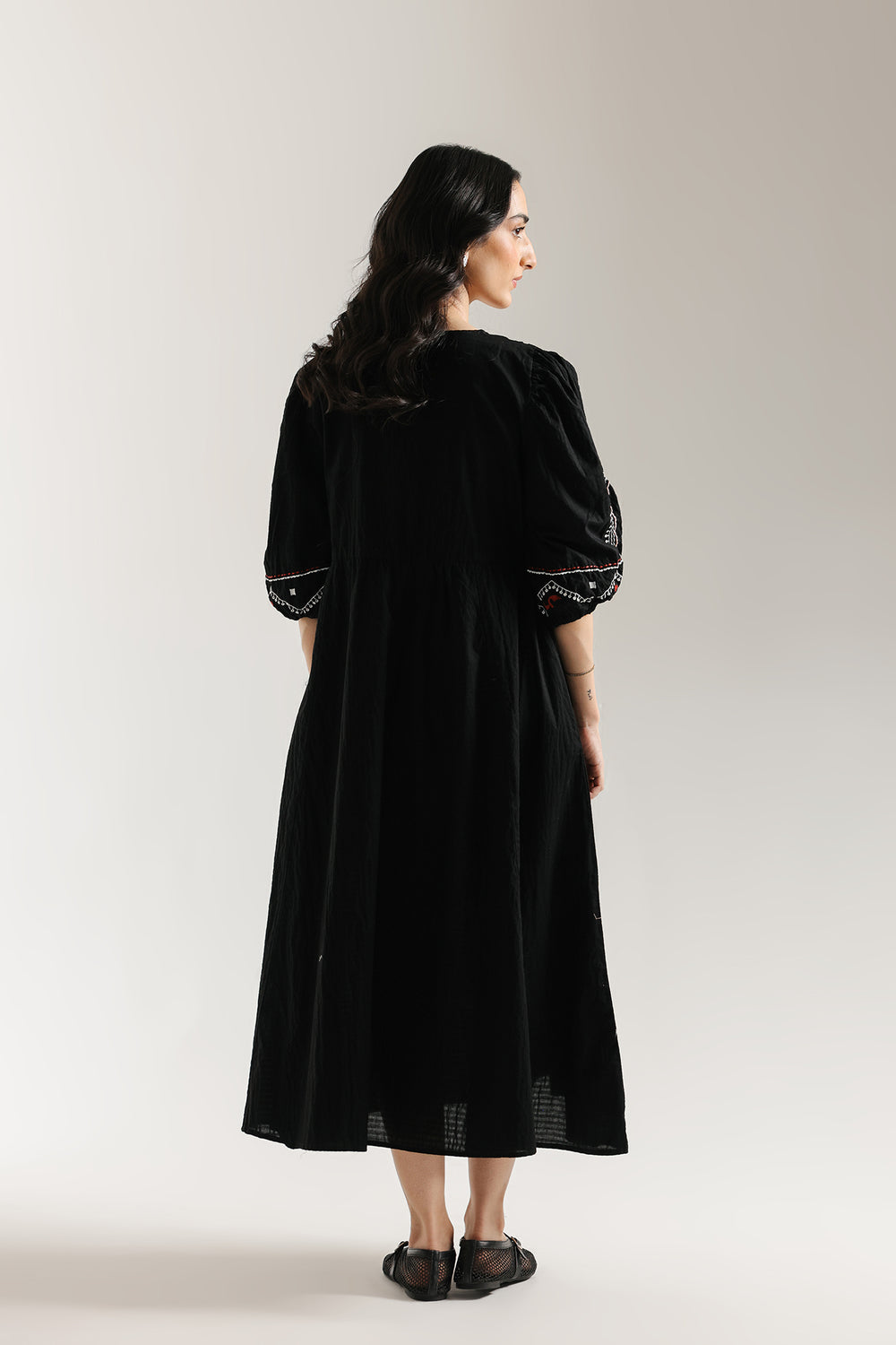 EMBROIDERED DRESS (E0518/101/902)