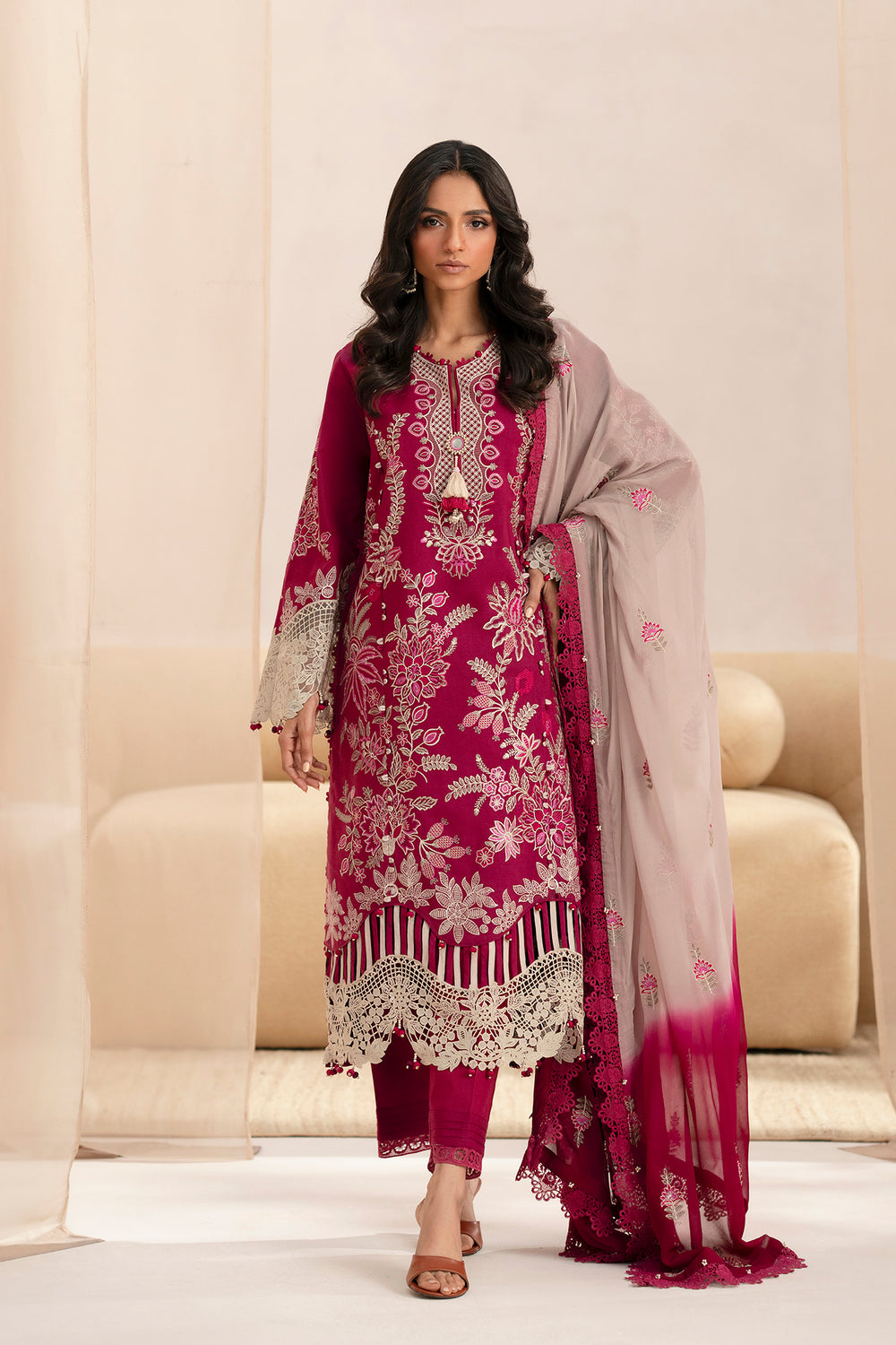 EMBROIDERED SUIT (E0521/203/519)