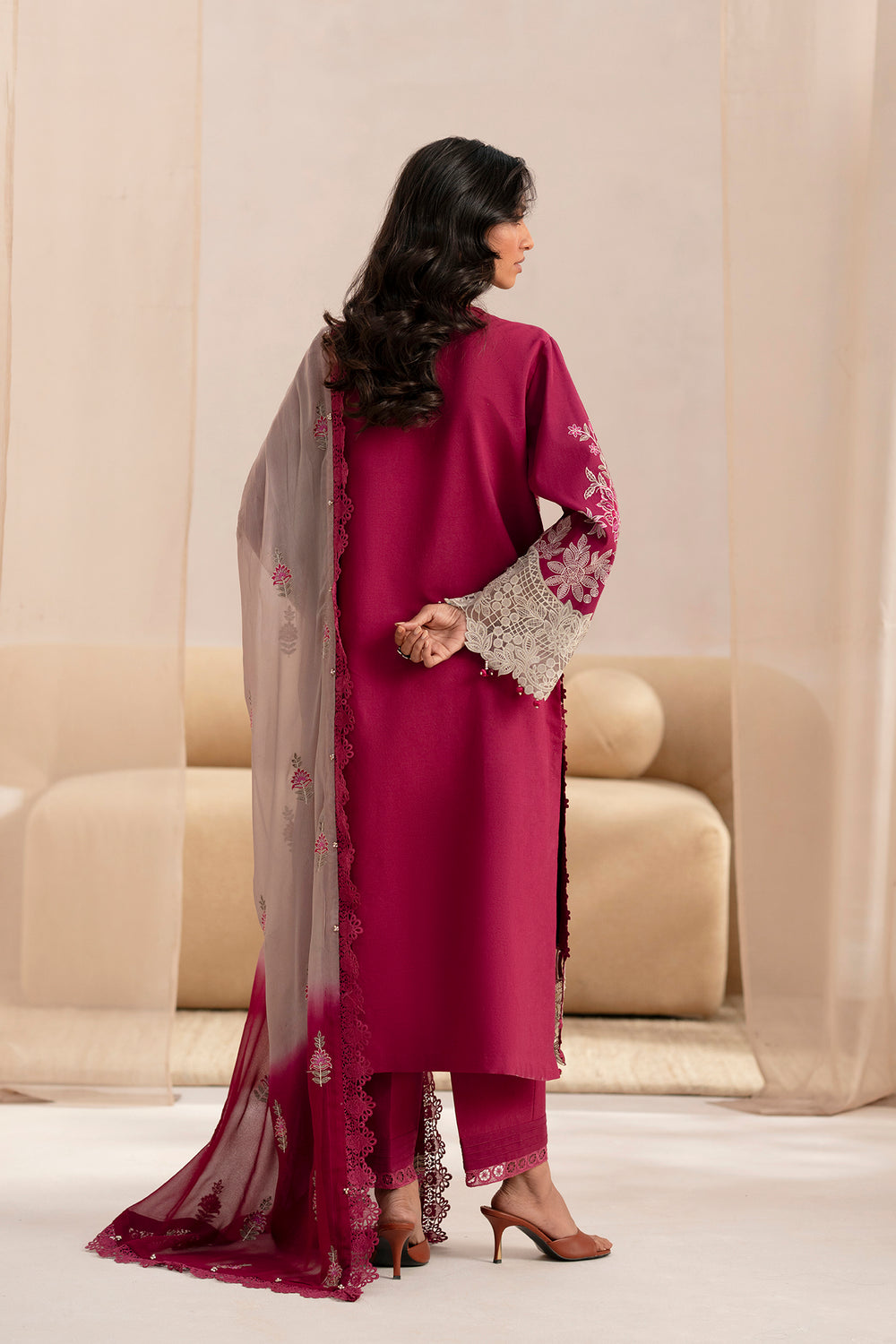 EMBROIDERED SUIT (E0521/203/519)