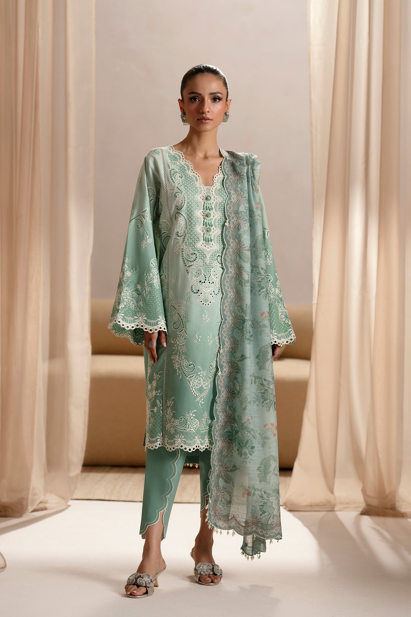 EMBROIDERED SUIT (E0524/203/718)