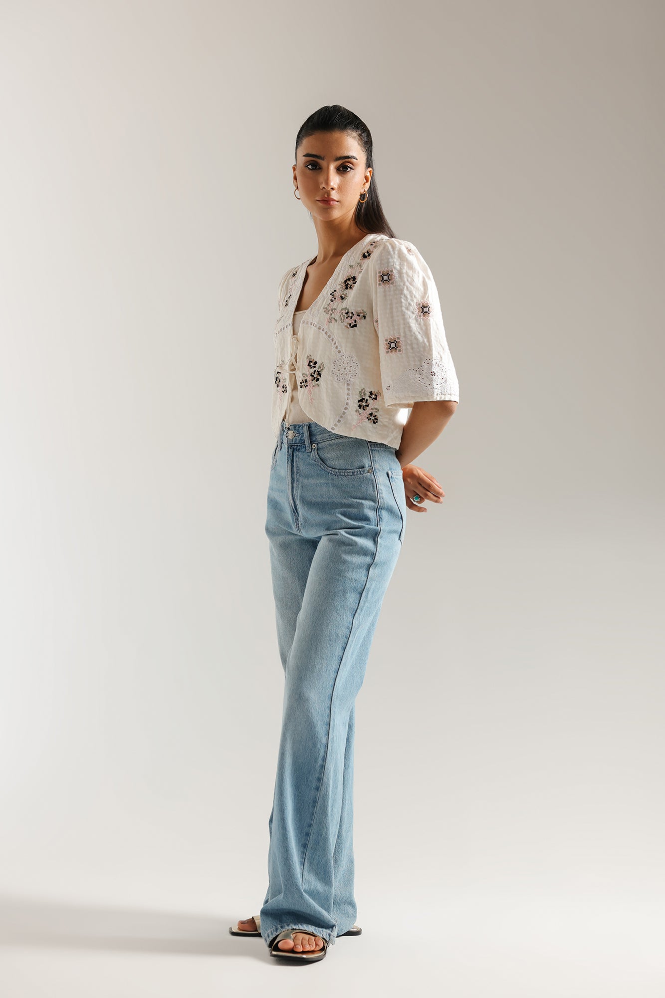 EMBROIDERED TOP (E0526/101/003)