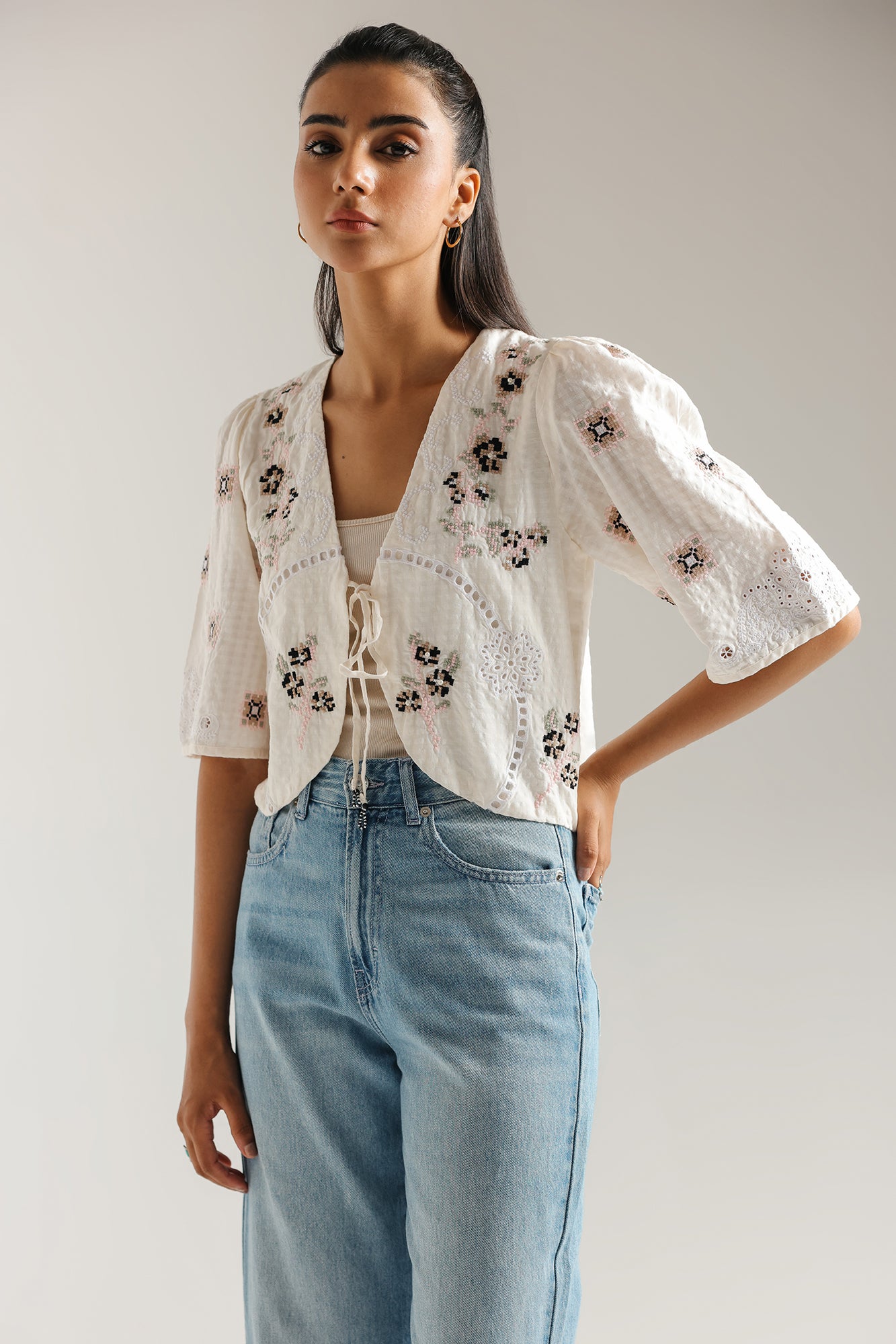 EMBROIDERED TOP (E0526/101/003)