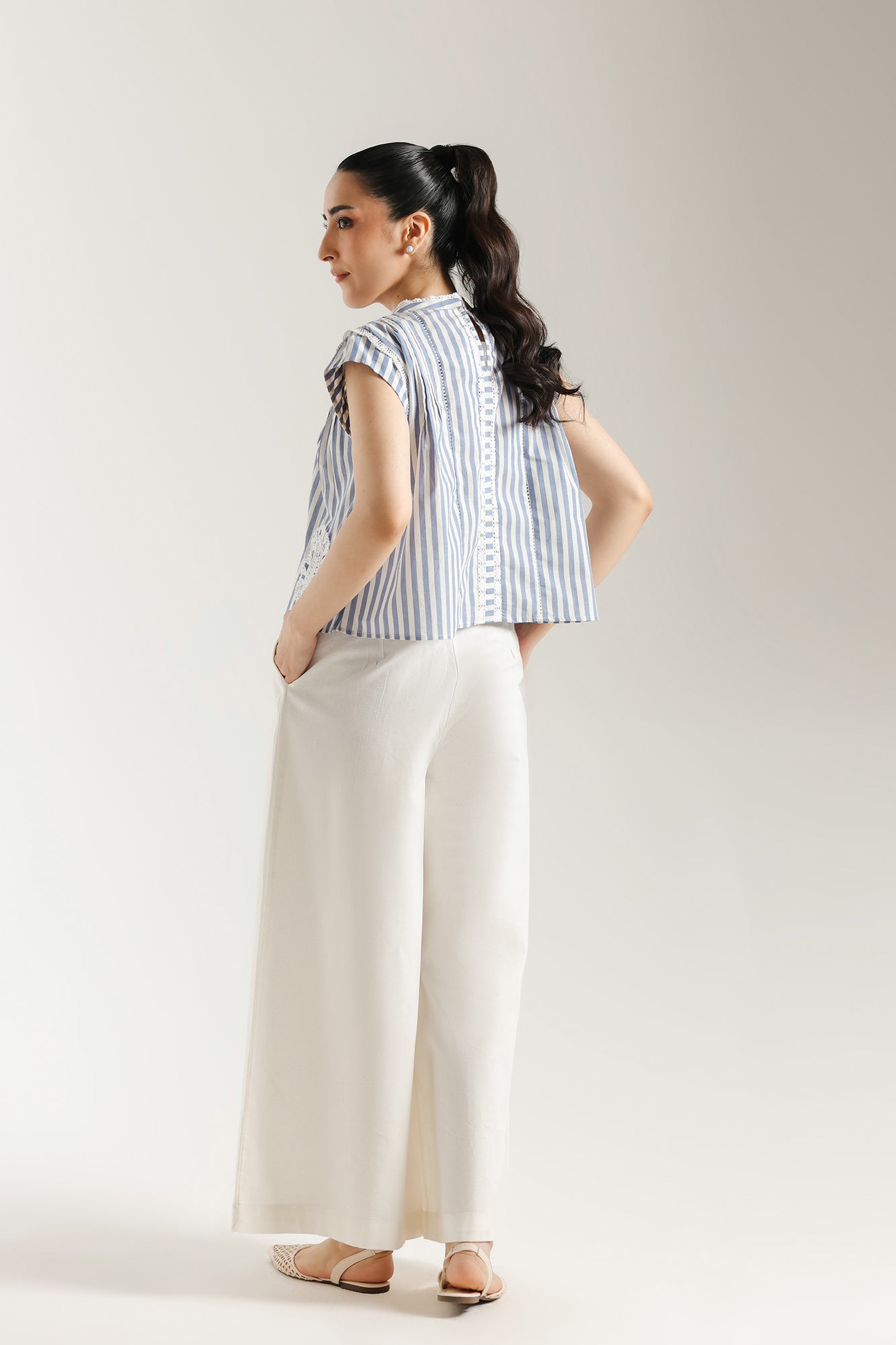 EMBROIDERED TOP (E0529/101/630)