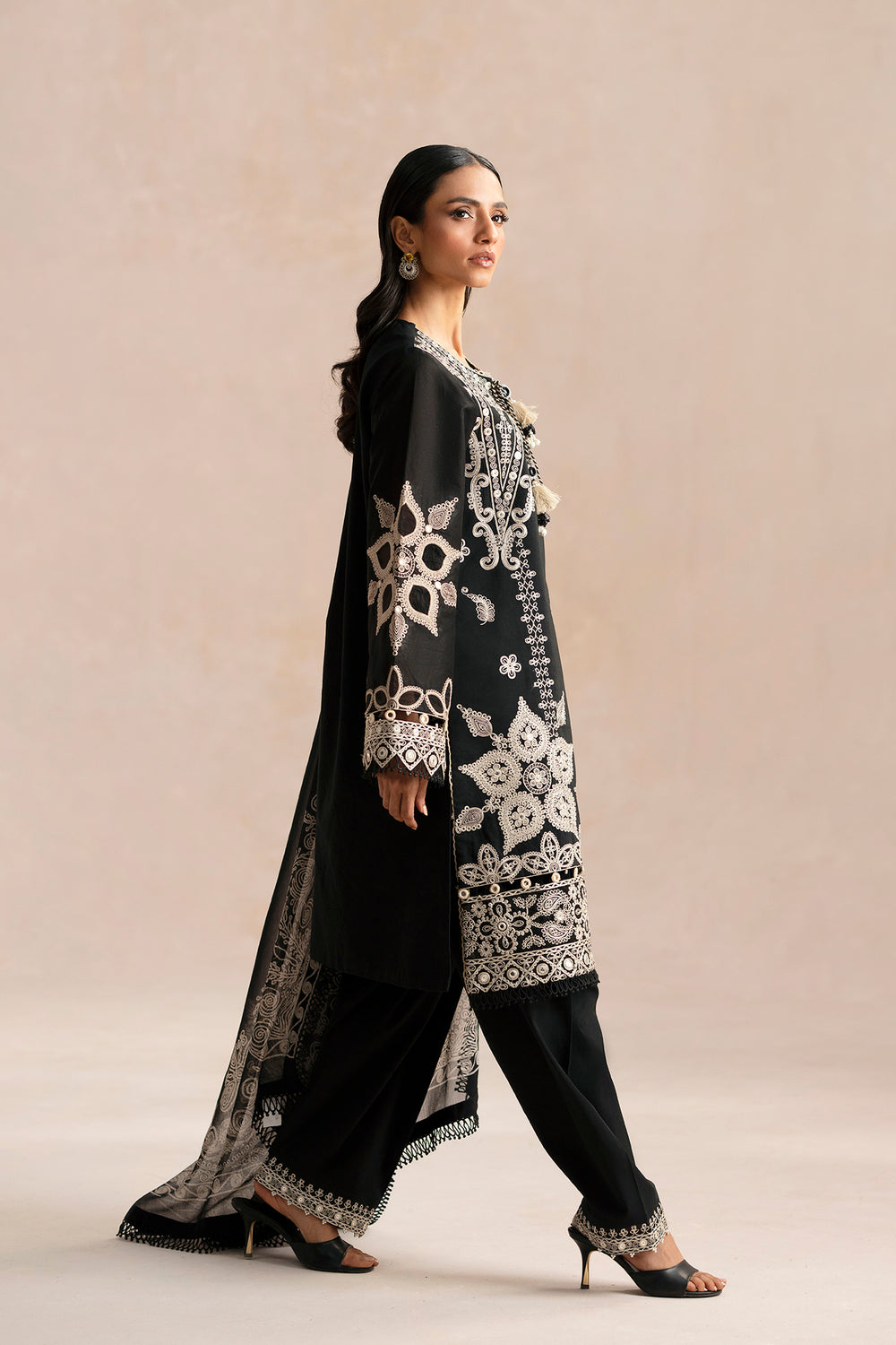 EMBROIDERED SUIT (E0529/203/902)