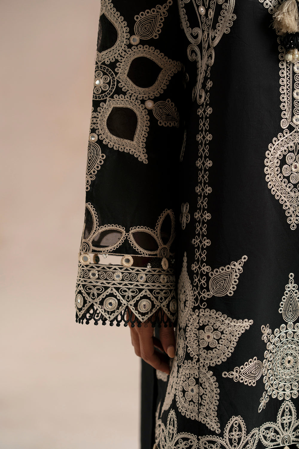 EMBROIDERED SUIT (E0529/203/902)