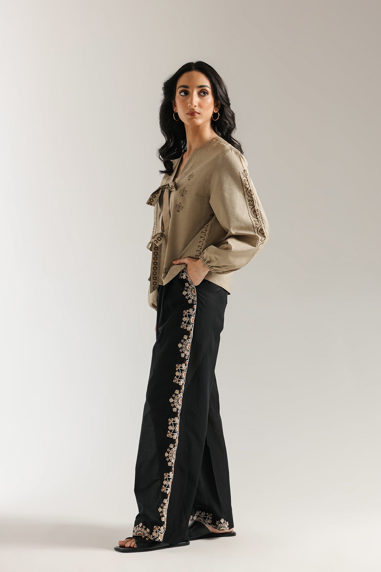 EMBROIDERED TROUSER (E0531/101/902)