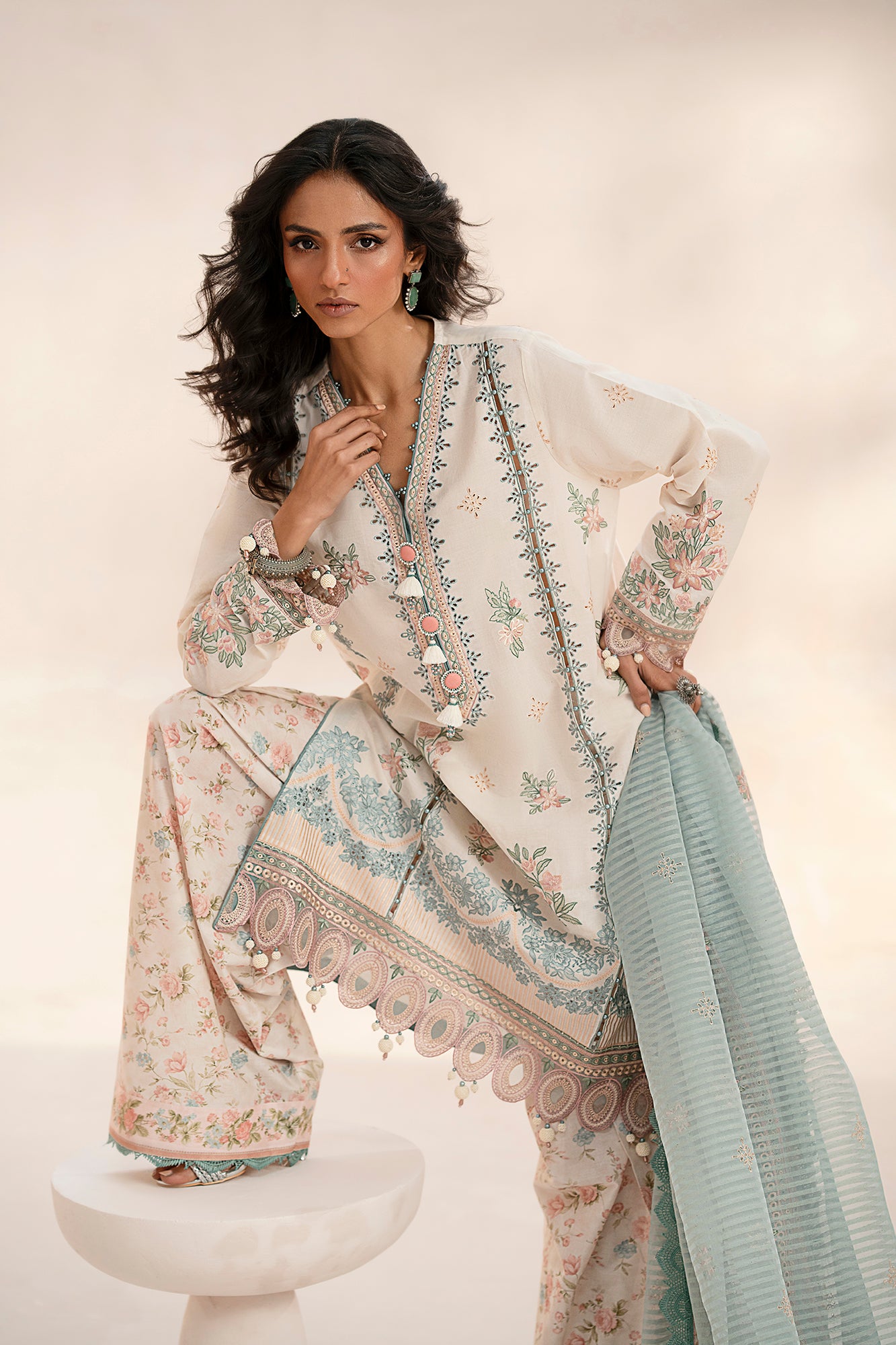 EMBROIDERED SUIT (E0533/203/005)