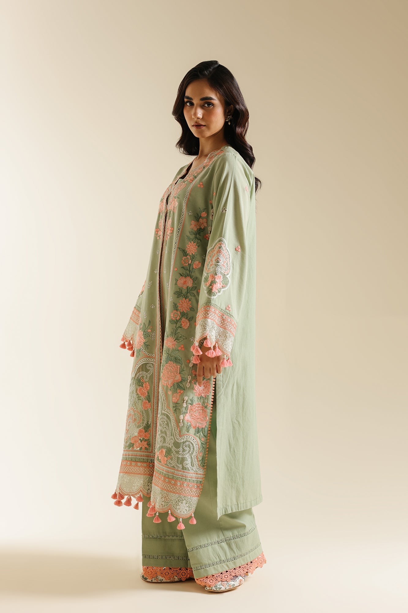 EMBROIDERED SUIT (E0534/203/130)