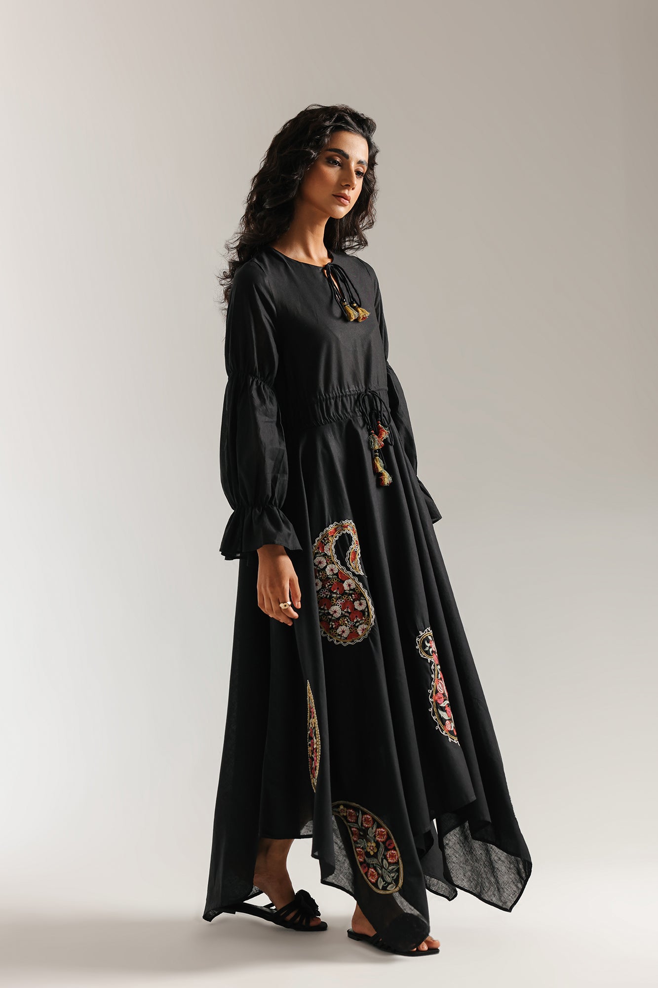 EMBROIDERED DRESS (E0536/101/902)