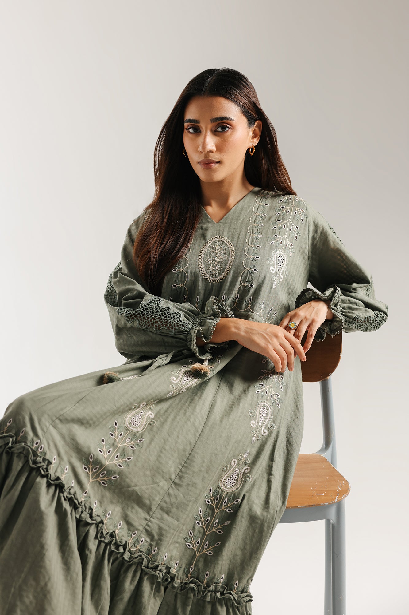 EMBROIDERED DRESS (E0539/101/119)