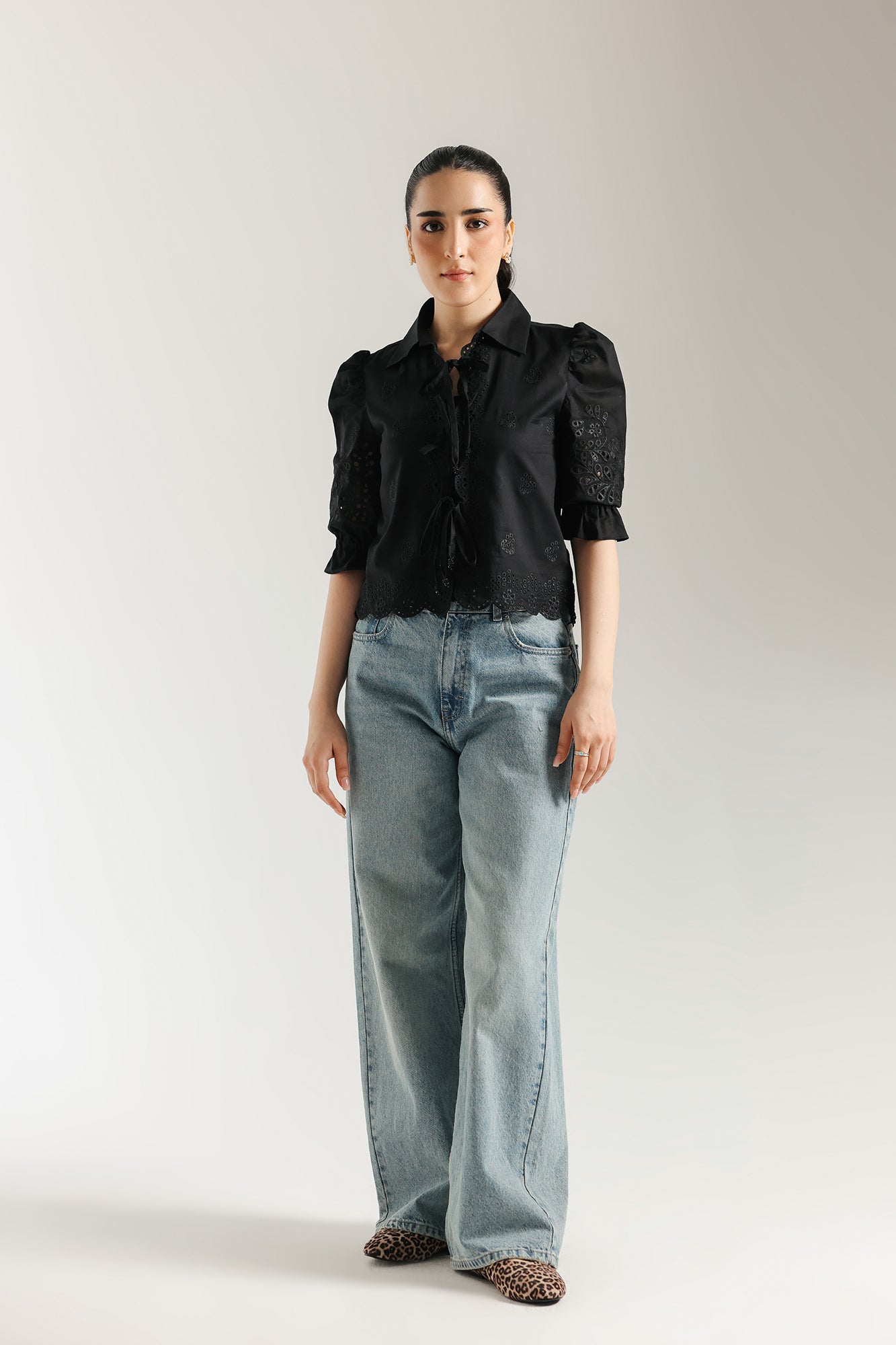 EMBROIDERED TOP (E0540/101/902)