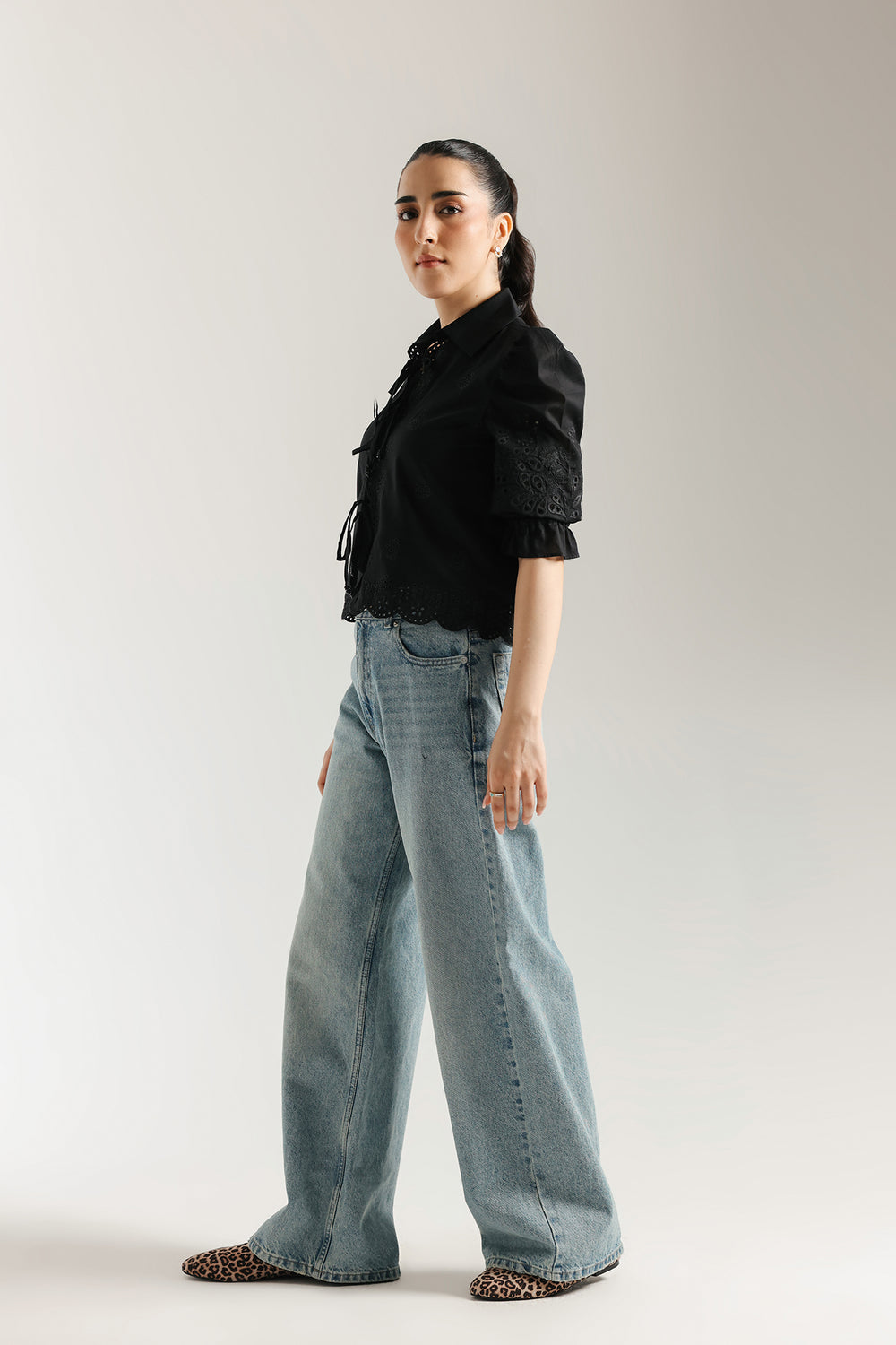 EMBROIDERED TOP (E0540/101/902)