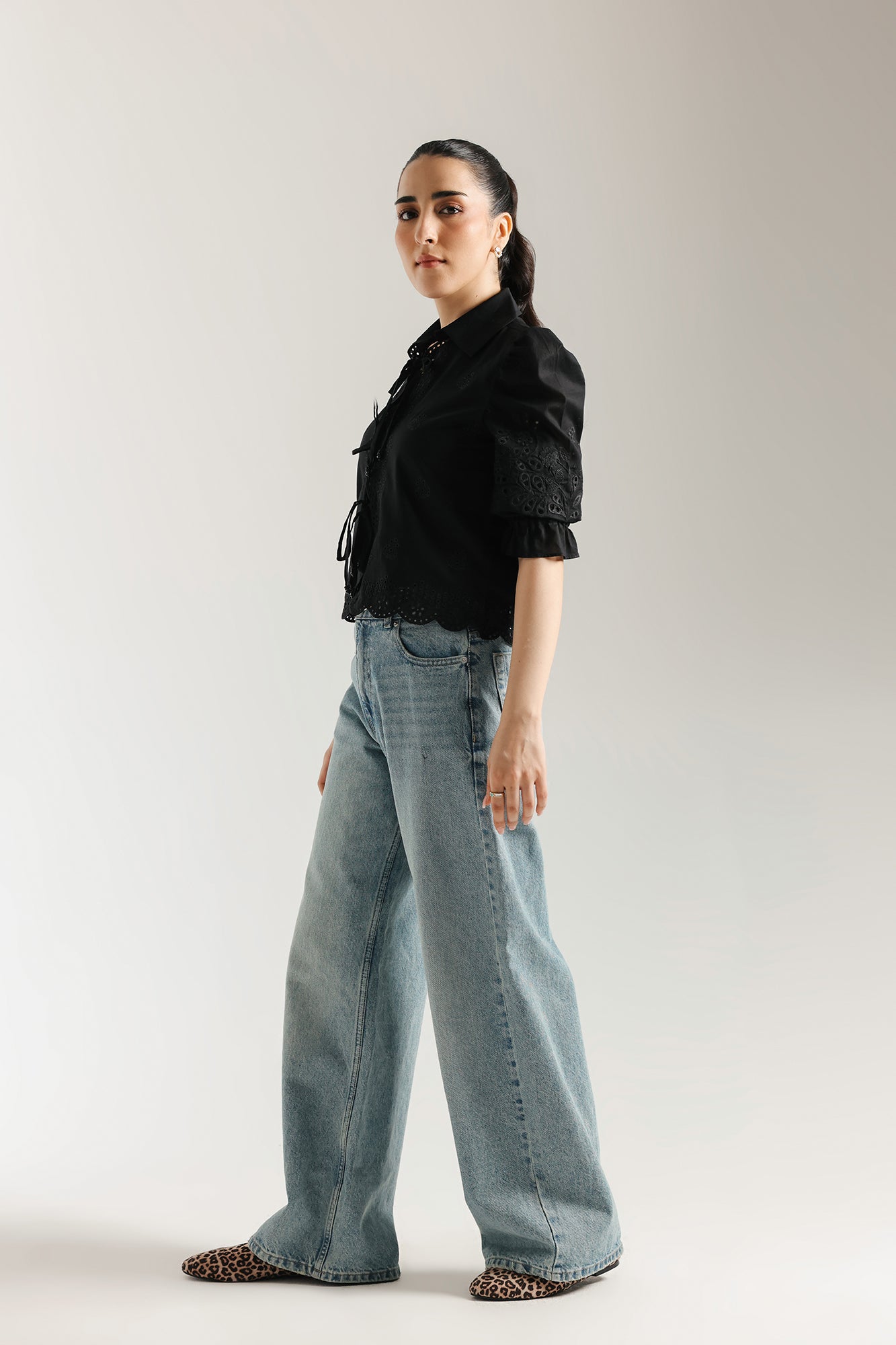 EMBROIDERED TOP (E0540/101/902)