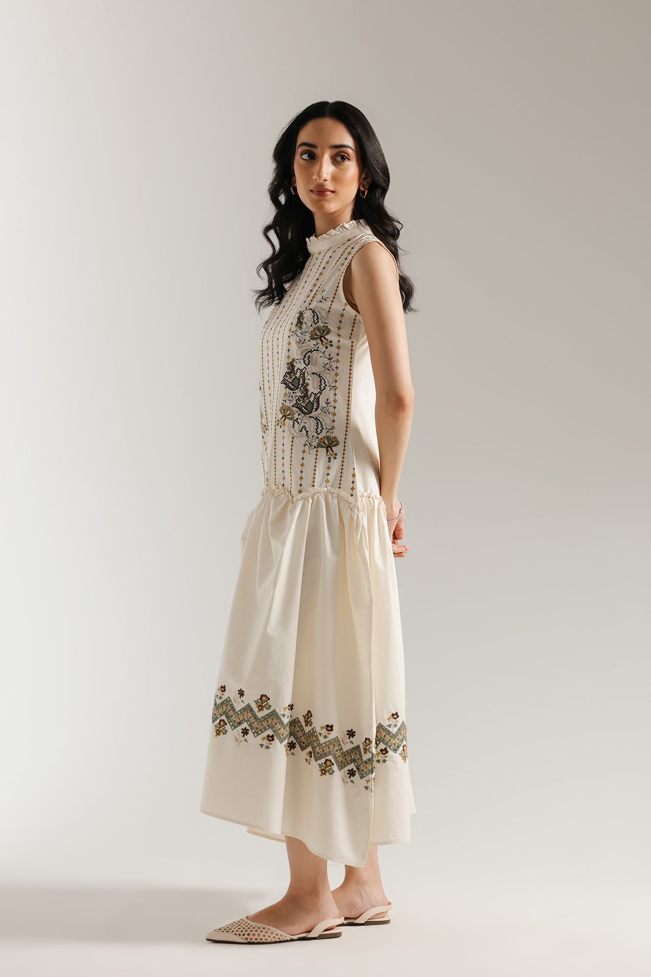 EMBROIDERED DRESS (E0542/101/006)