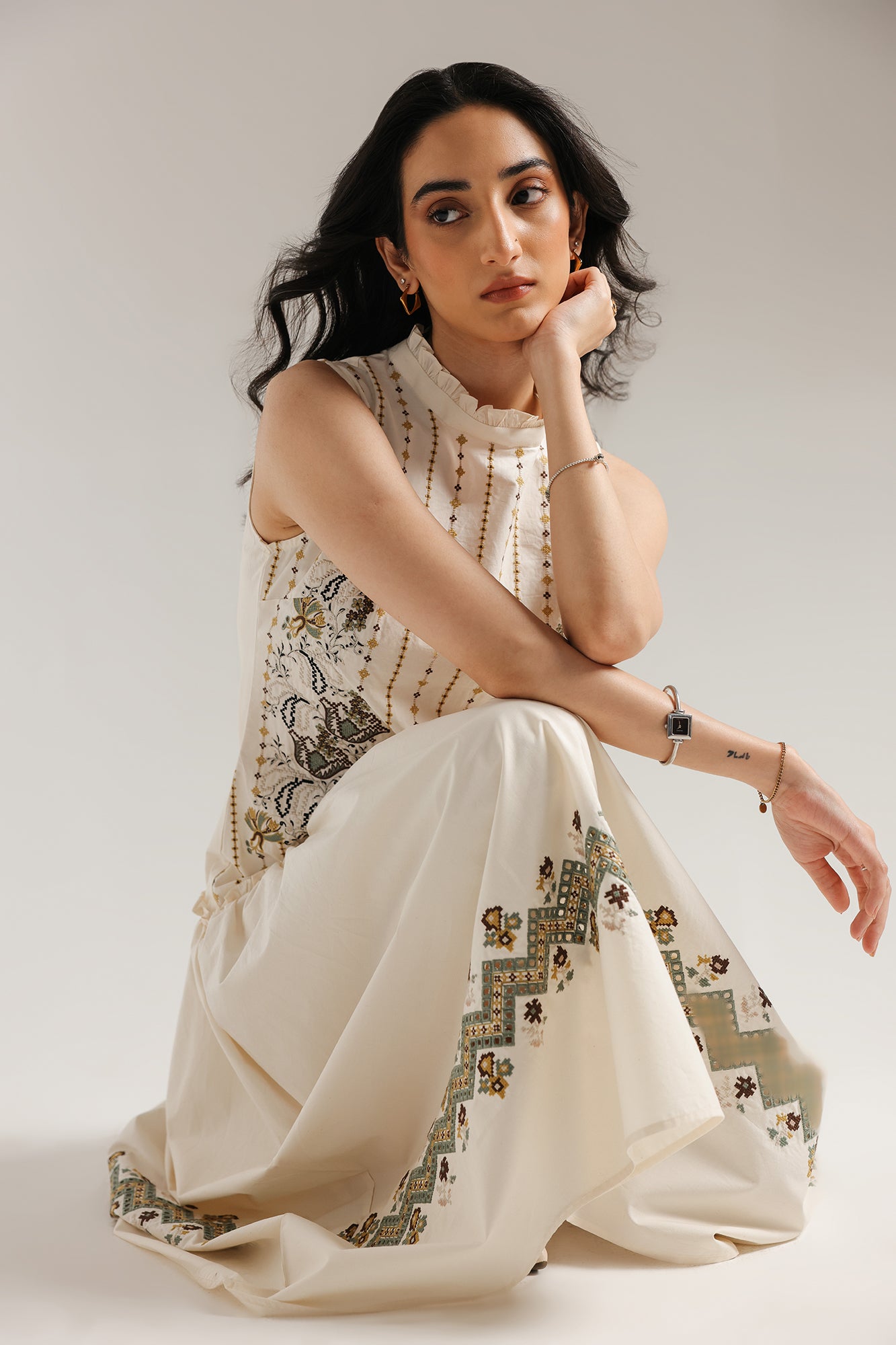 EMBROIDERED DRESS (E0542/101/006)