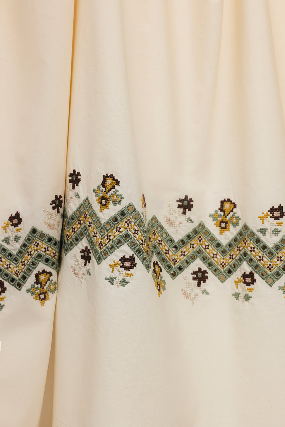 EMBROIDERED DRESS (E0542/101/006)