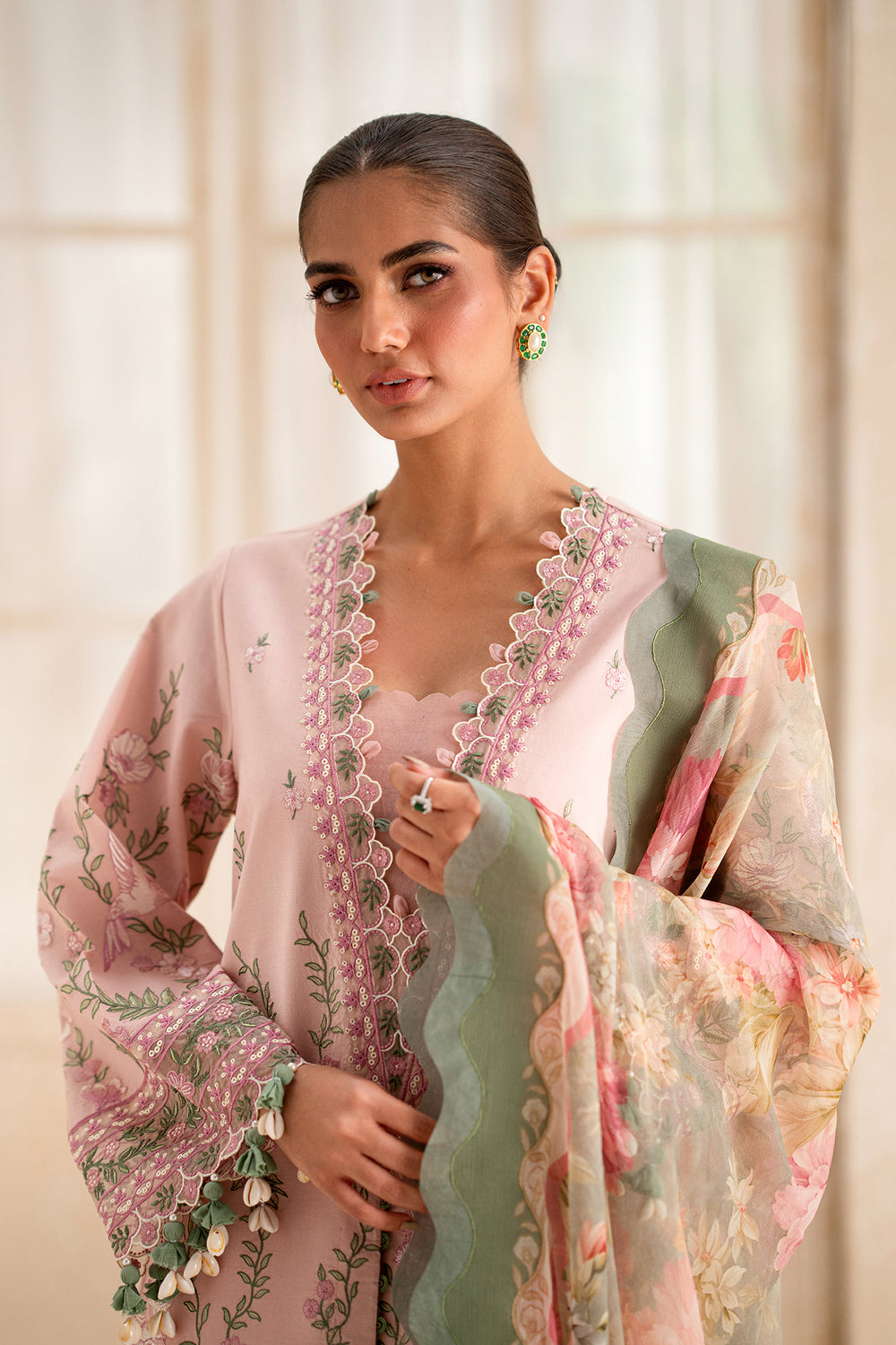 EMBROIDERED LAWN SUIT (E0543/203/329)