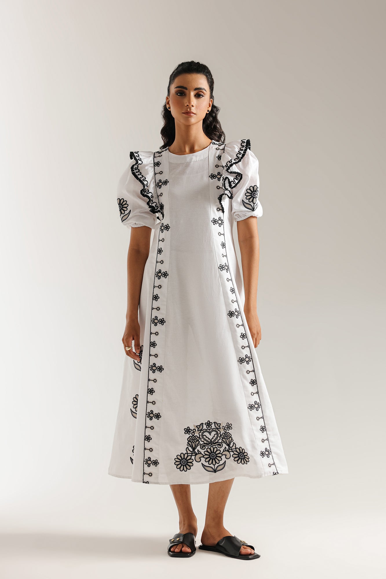 EMBROIDERED DRESS (E0544/101/001)